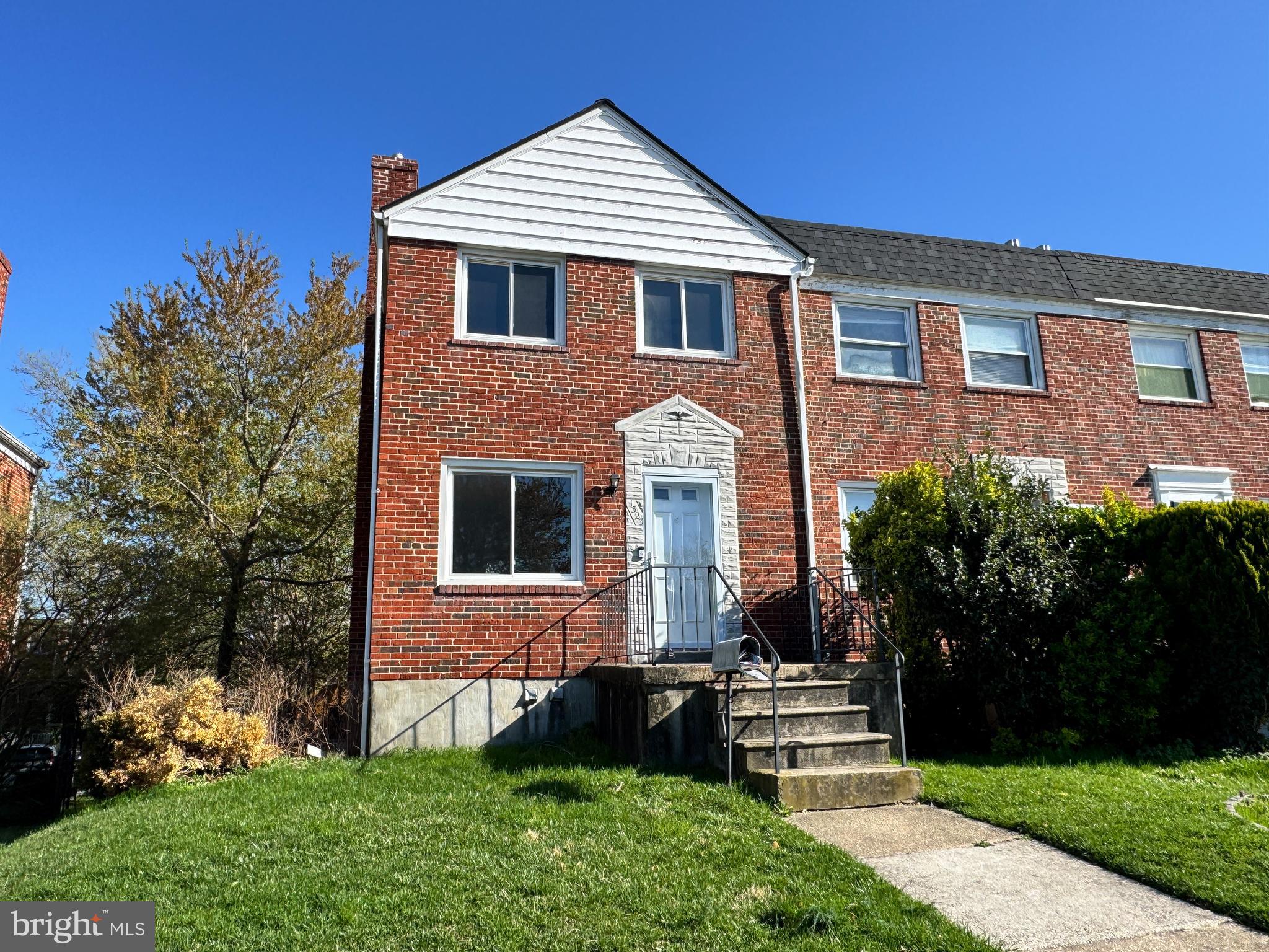 Welcome home to this charming end unit townhome in everyone's favorite Hillendale! You'll love the open space and updates. Step into the living room filled with natural light from the extra windows on the side of the home. Spacious kitchen with eat-in kitchen area will be the social hub of the home. Can even extend your hosting space out to the large deck area. Upstairs you'll find three well appointed bedrooms and updated bathroom. Head downstairs for a large finished area with full bath and room for a home office. Plenty of yard space in the back and on the side, and even includes parking for easy in and out from home each day. Freshly painted and updated, and close to parks, shopping, and so much more. It's a good life!