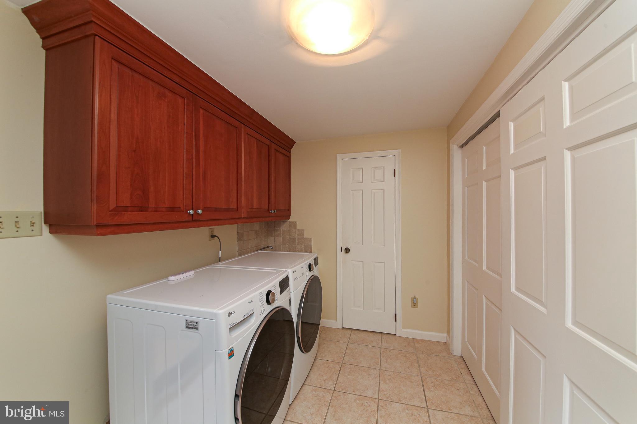 HUNTERS RUN - Residential