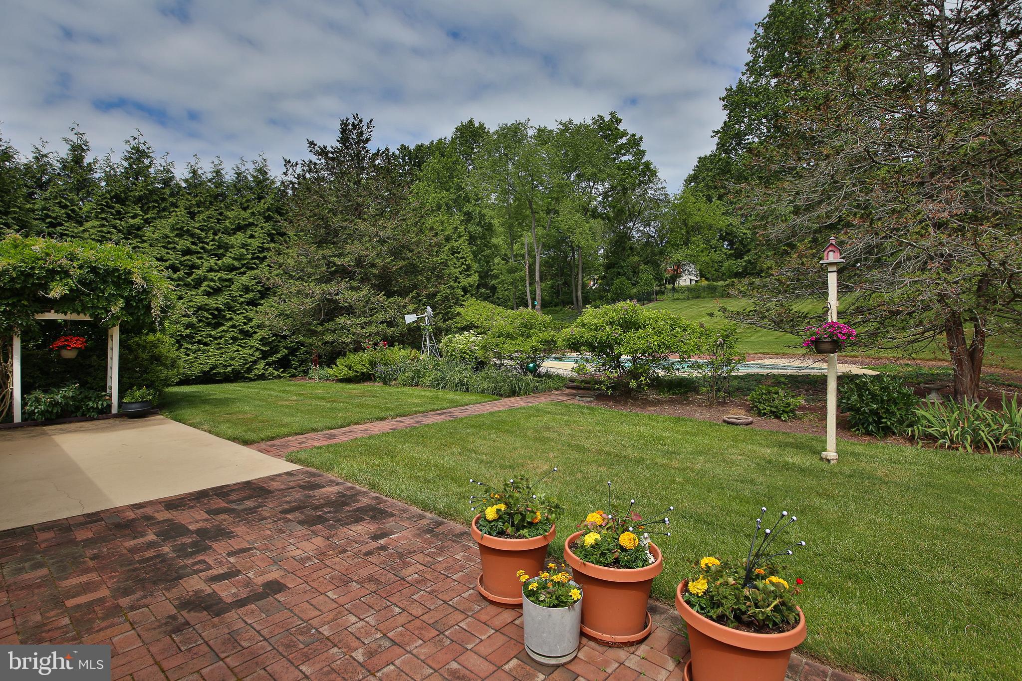 HUNTERS RUN - Residential