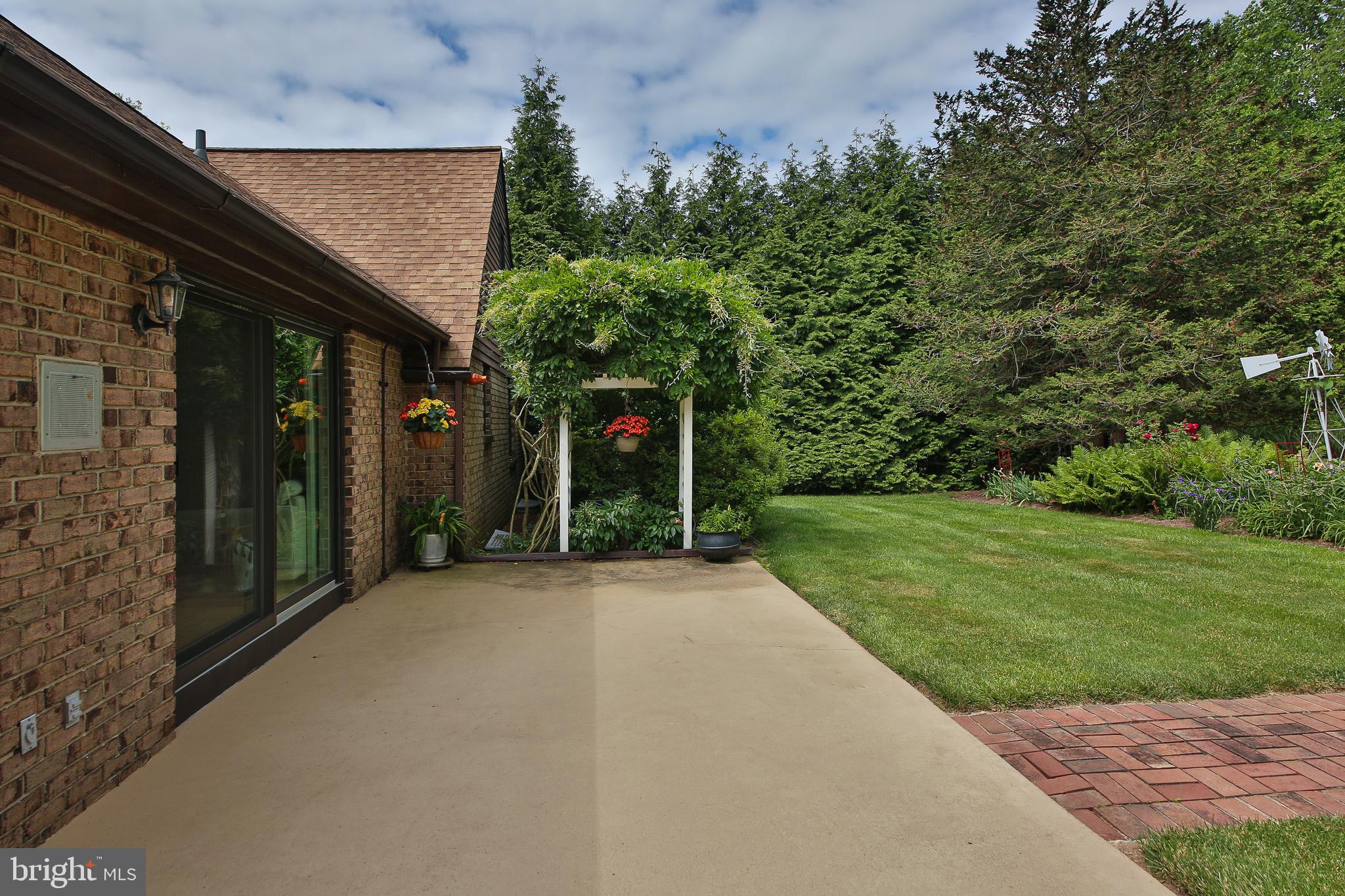 HUNTERS RUN - Residential
