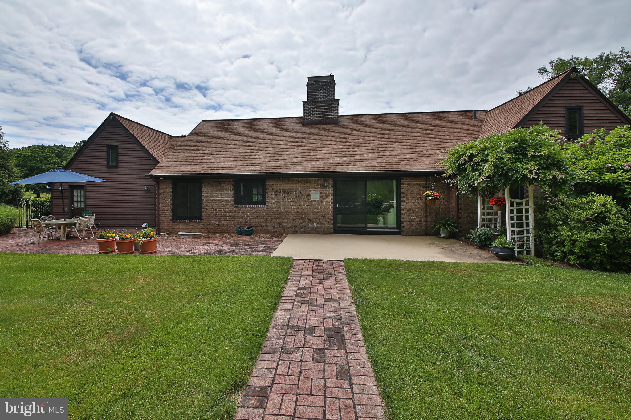 HUNTERS RUN - Residential