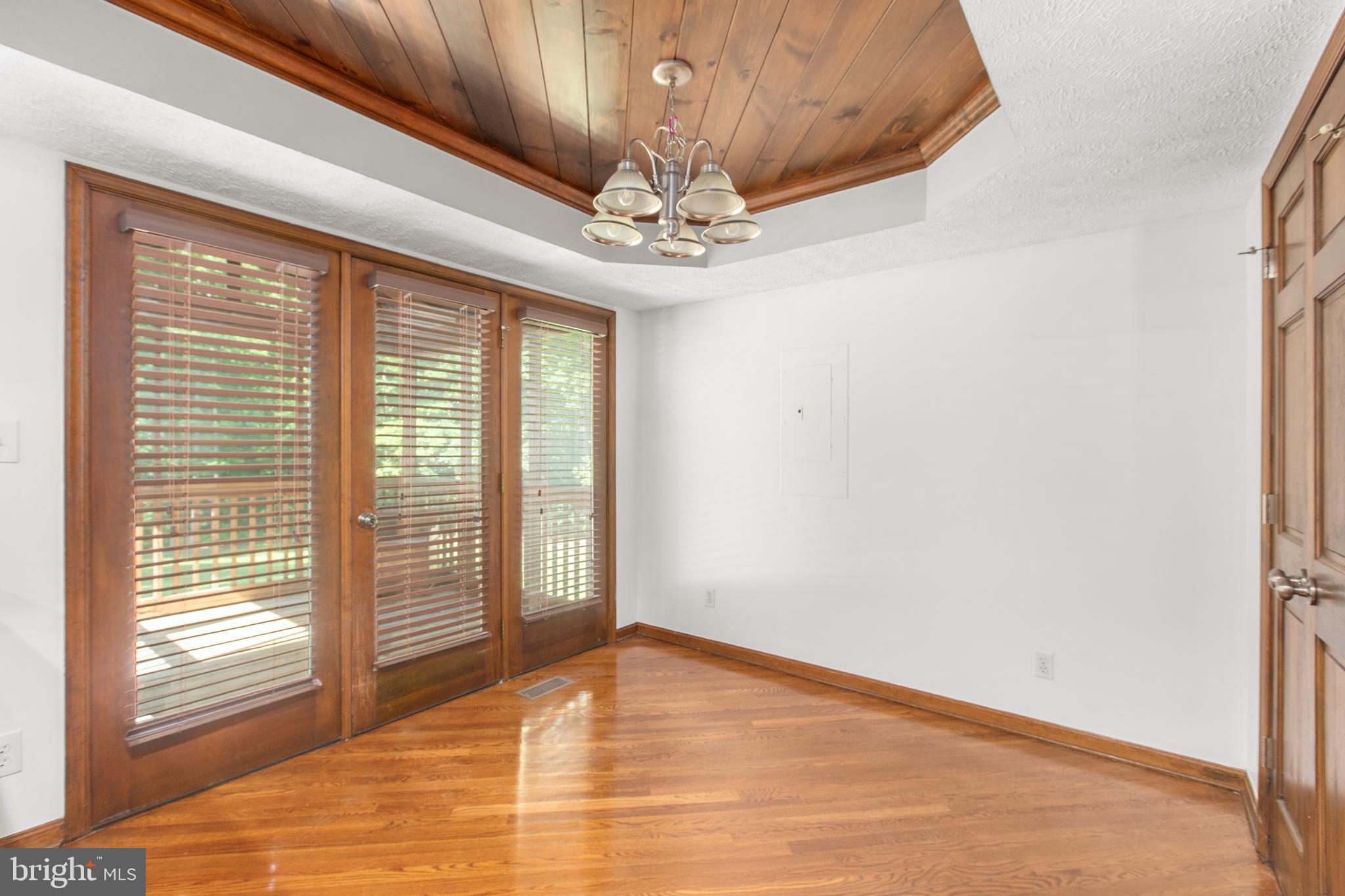 SHADE TREE - Residential