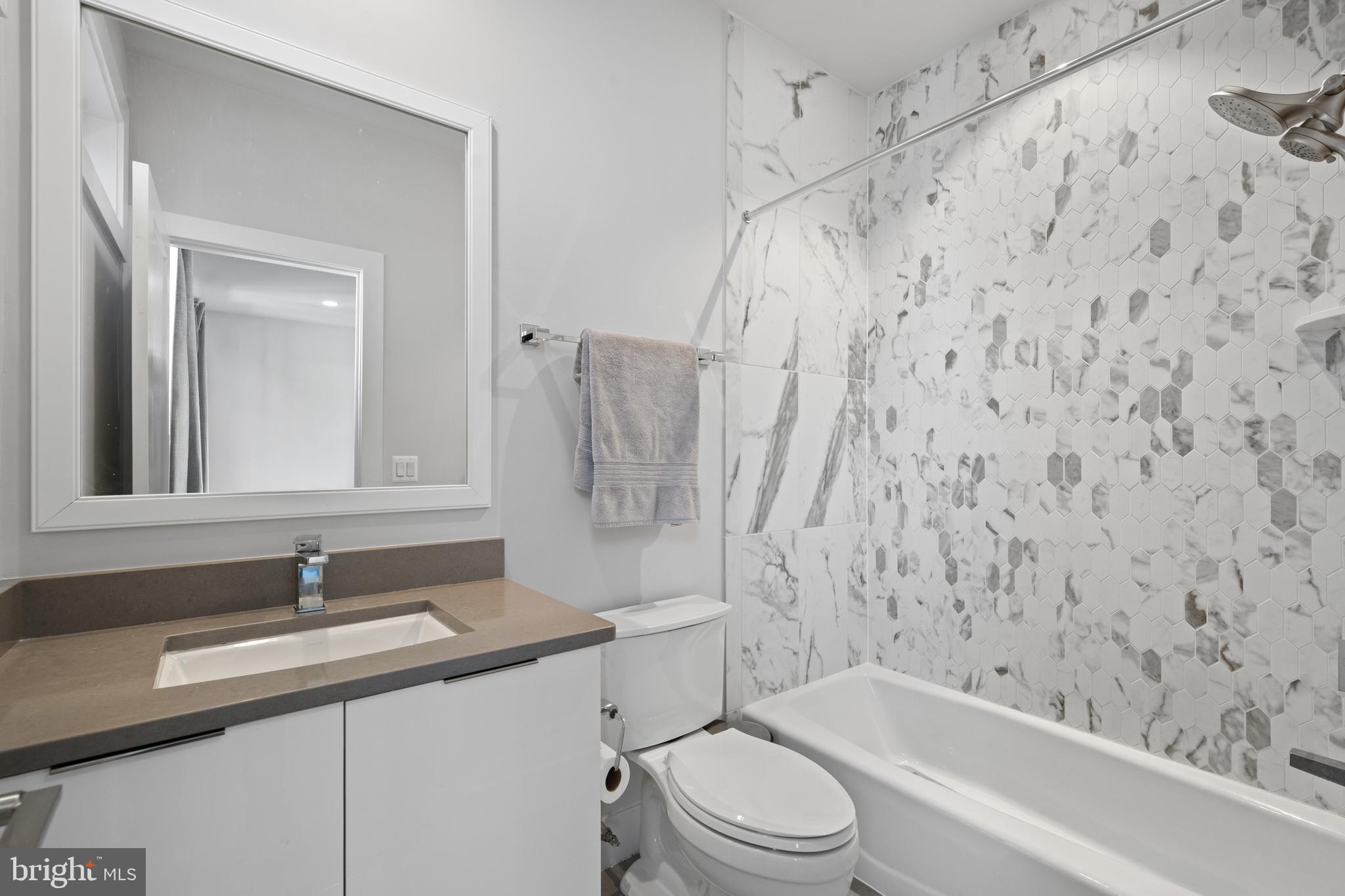 EISENHOWER SQUARE - Residential Lease