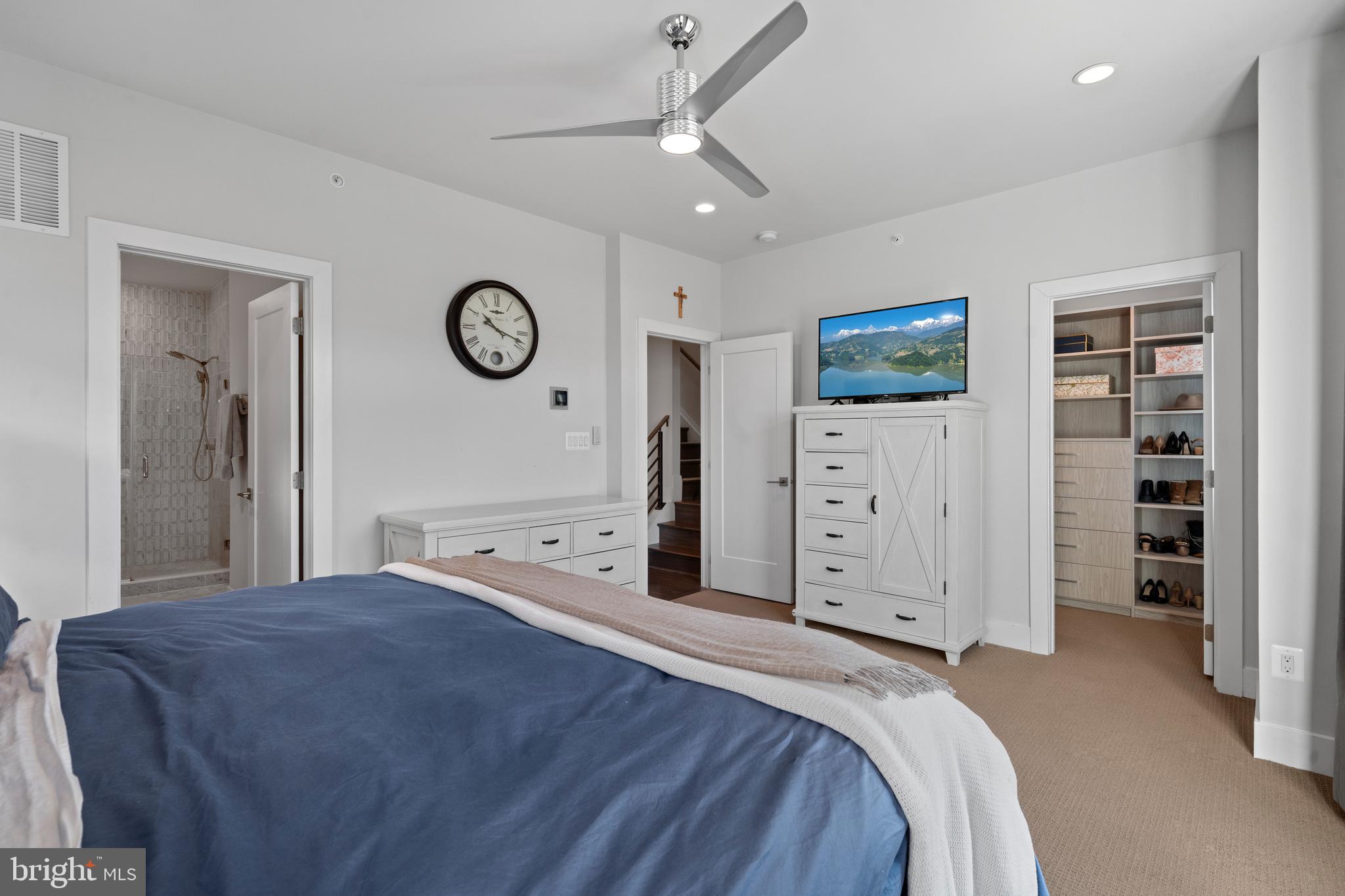 EISENHOWER SQUARE - Residential Lease