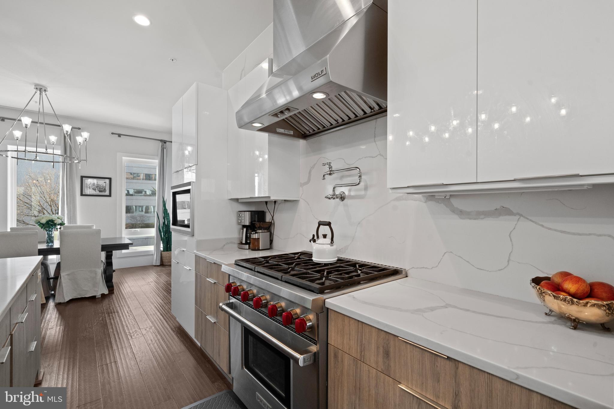EISENHOWER SQUARE - Residential Lease
