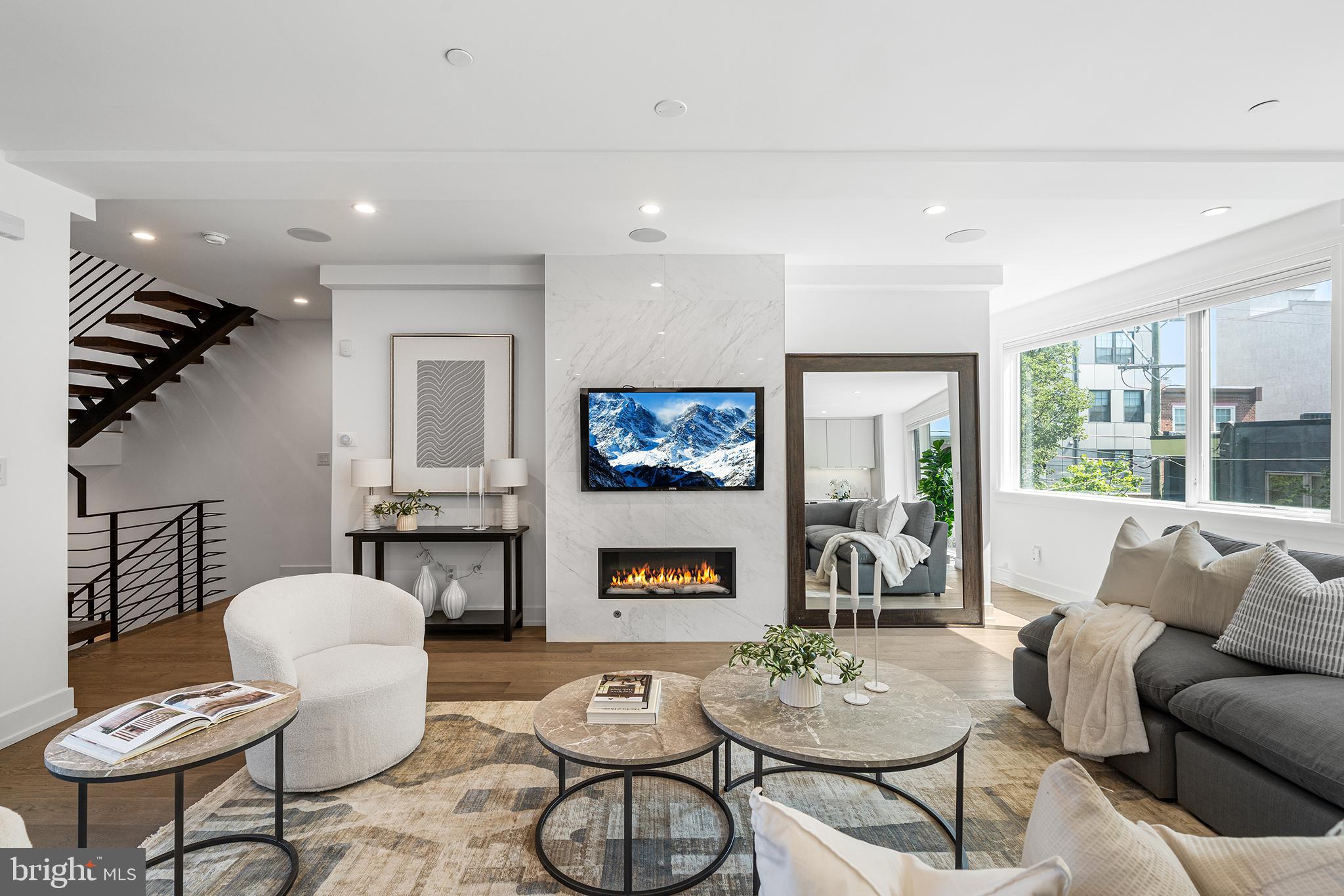 BELLA VISTA - Residential
