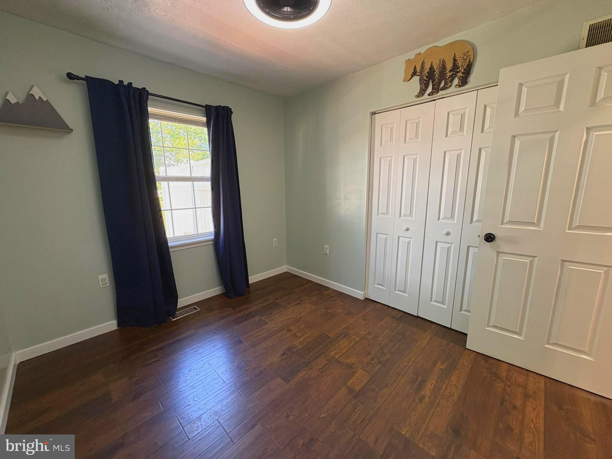 PENN STREET - Residential