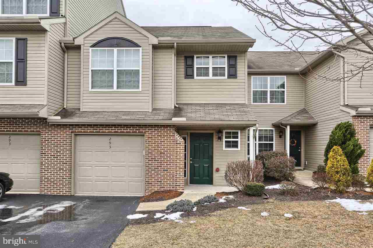 Like new 2 level townhome in the Pinnacle.  New carpet and freshly painted.  Comes w/ 1 year HSA Home Warranty, exterior maintenance, snow removal, and lawn care.  Enjoy access to community exercise room, pool, tennis courts and play area.  One car attached garage and patio.