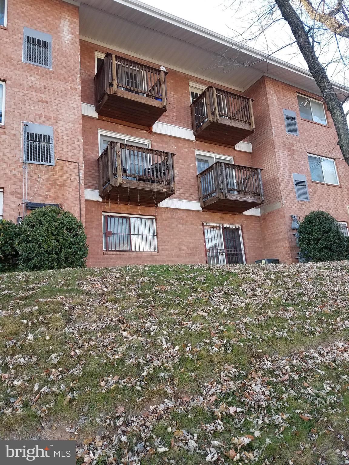 MARKHAM VIEW CONDOMINIUMS - Residential Lease