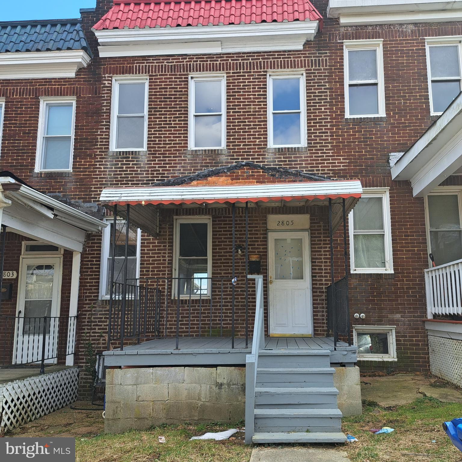 Very well maintained 2 Bedroom, 1 bath home. Ideal for first time homeowner or investor.
Property has rental certification in place and is ready to go. New Roof installed in  2023, large living room, large dining room, updated bathroom, updated kitchen with table space, gas appliances, unfinished basement and a lot of potential.