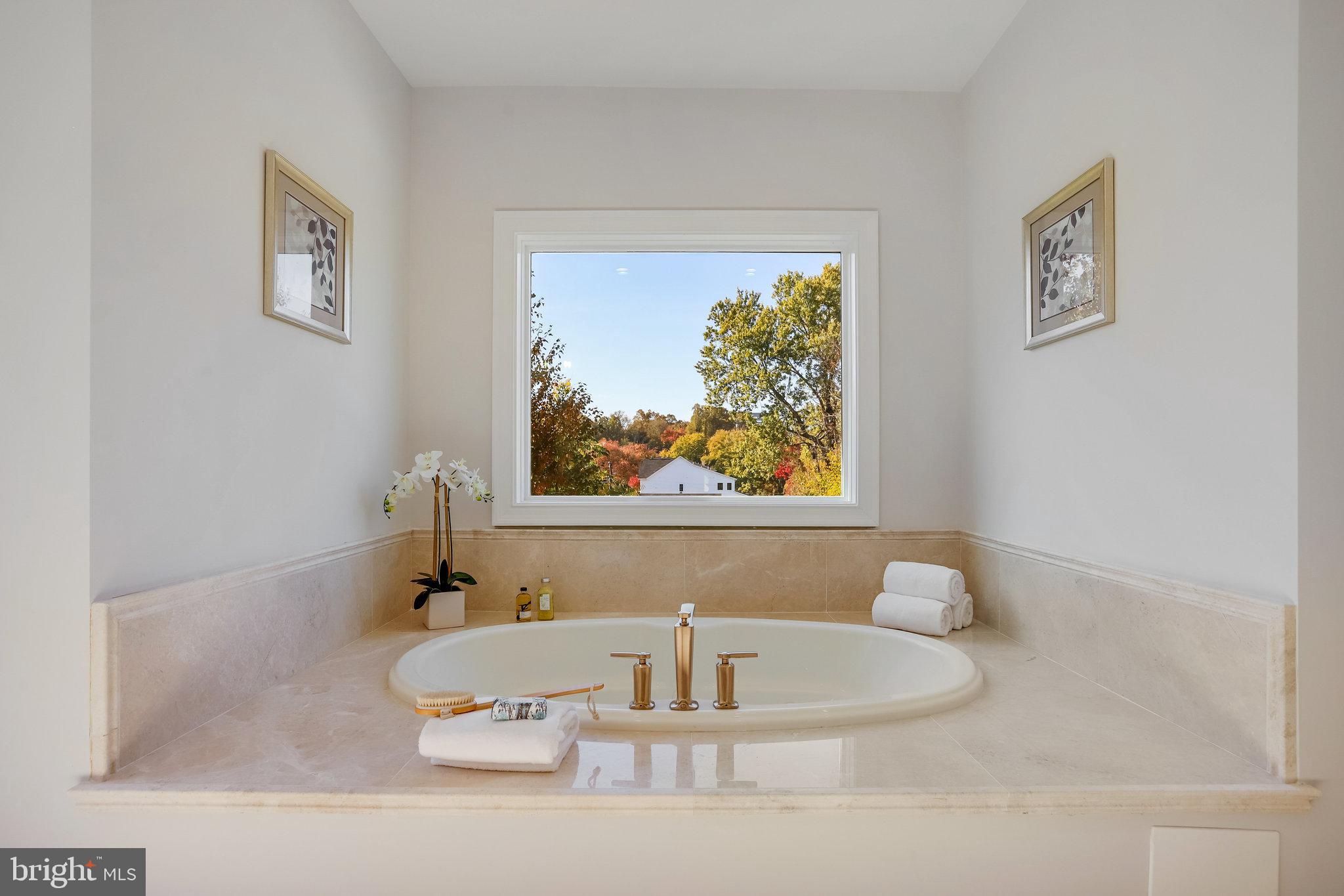 PIMMIT HILLS - Residential