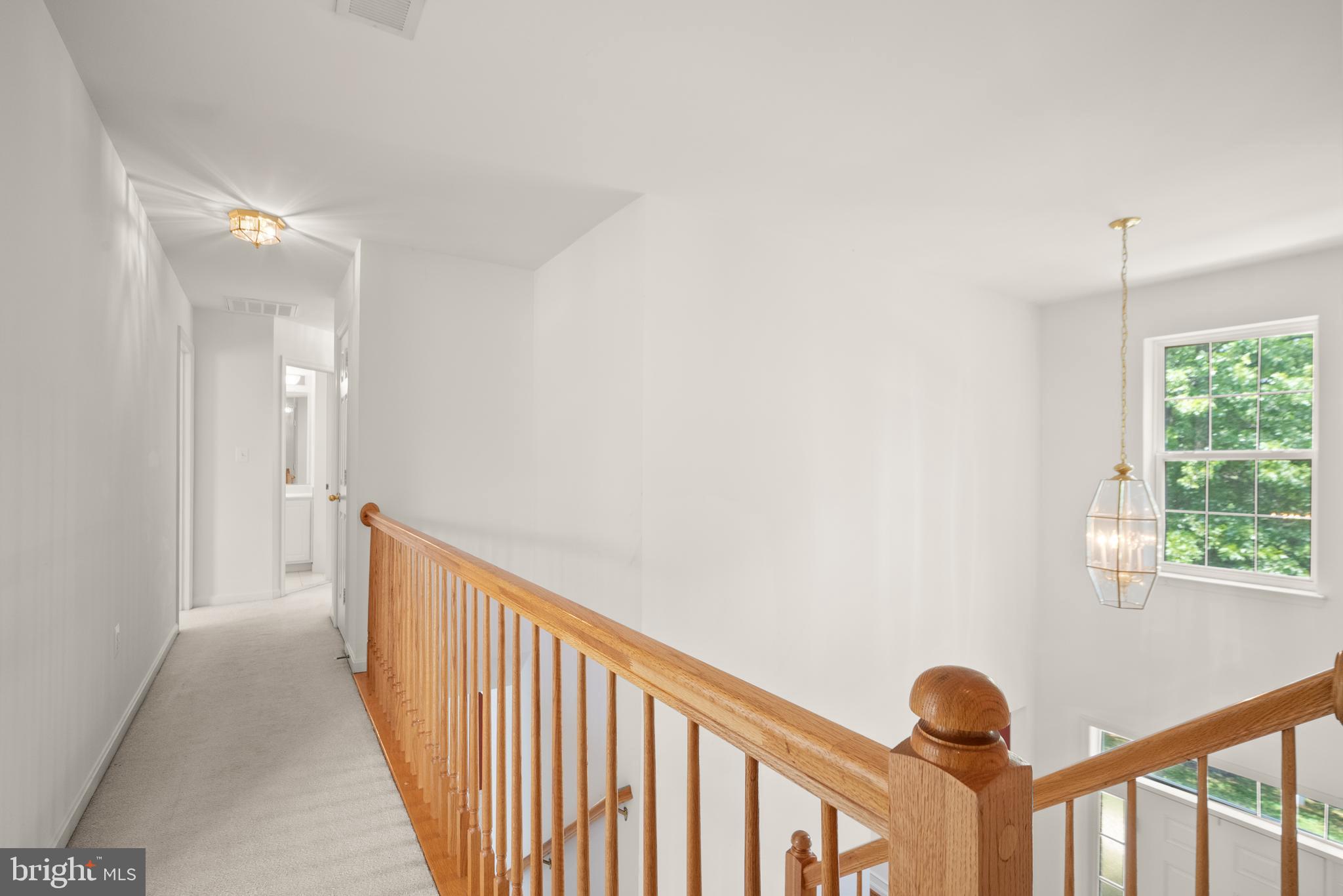 ROUND HILL - Residential