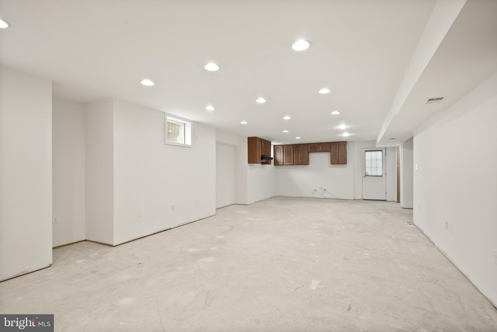 ROUND HILL - Residential