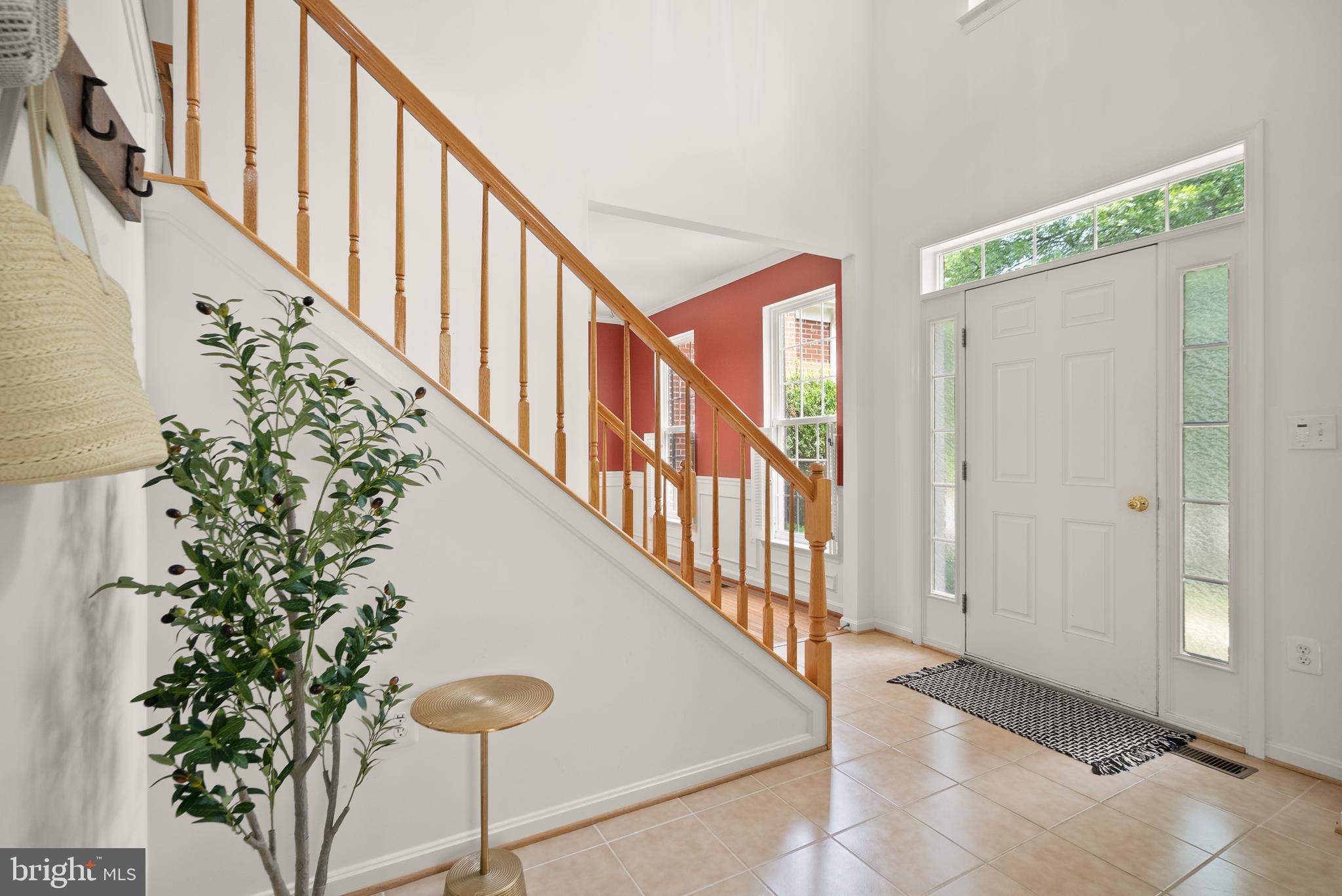 ROUND HILL - Residential