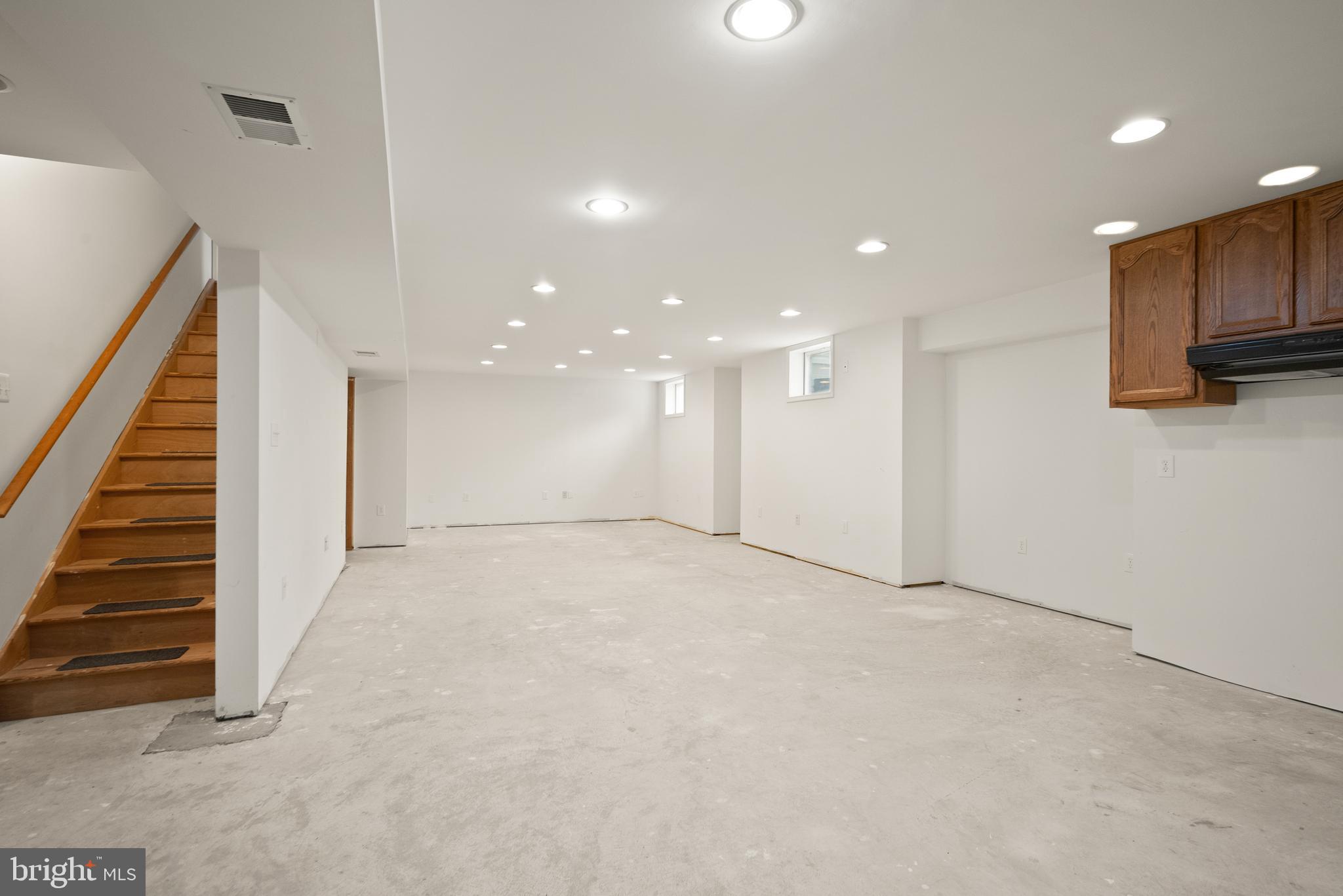 ROUND HILL - Residential