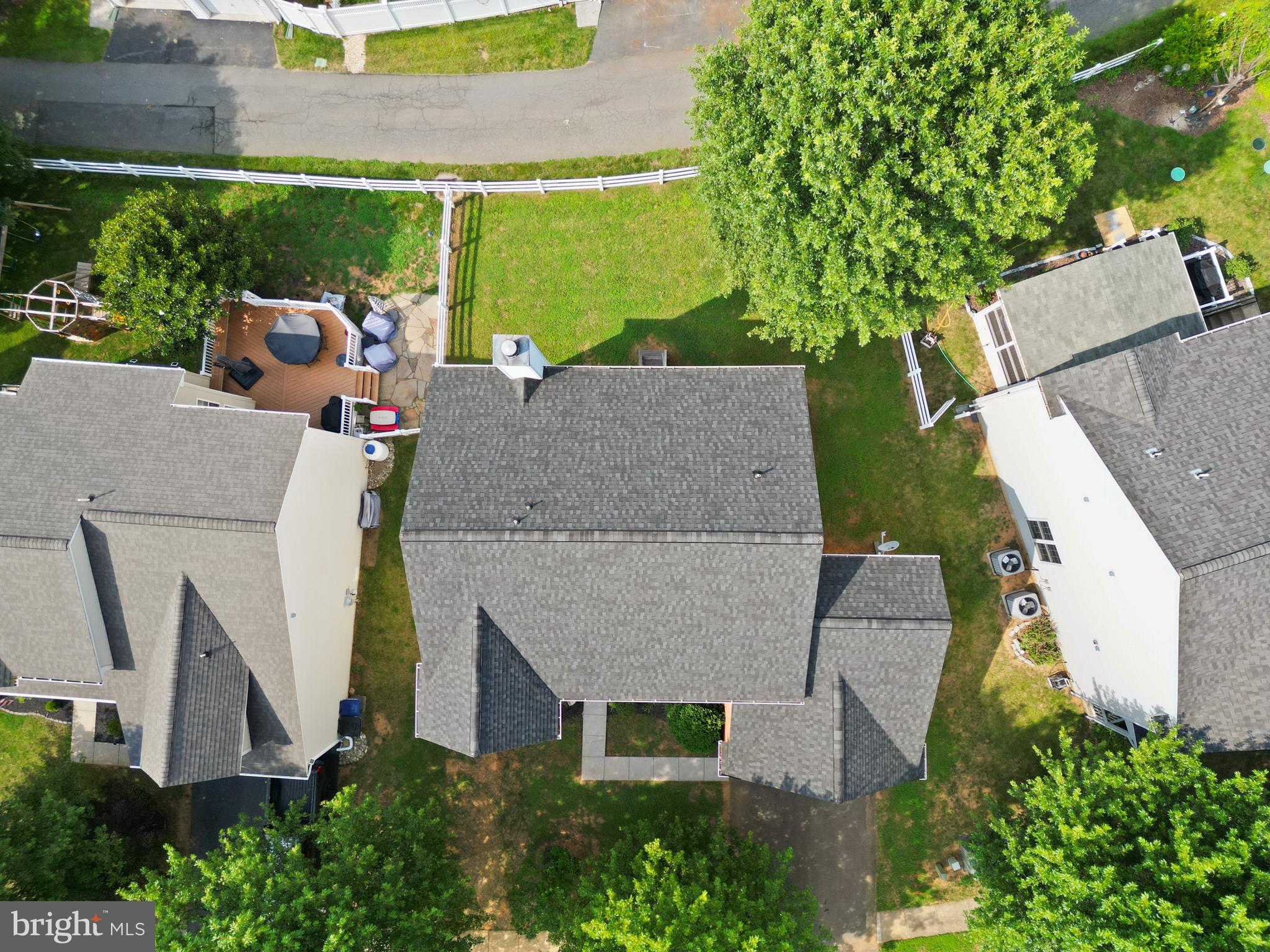 ROUND HILL - Residential