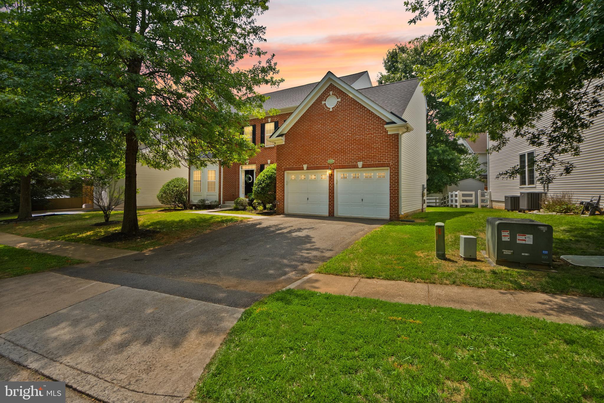 ROUND HILL - Residential