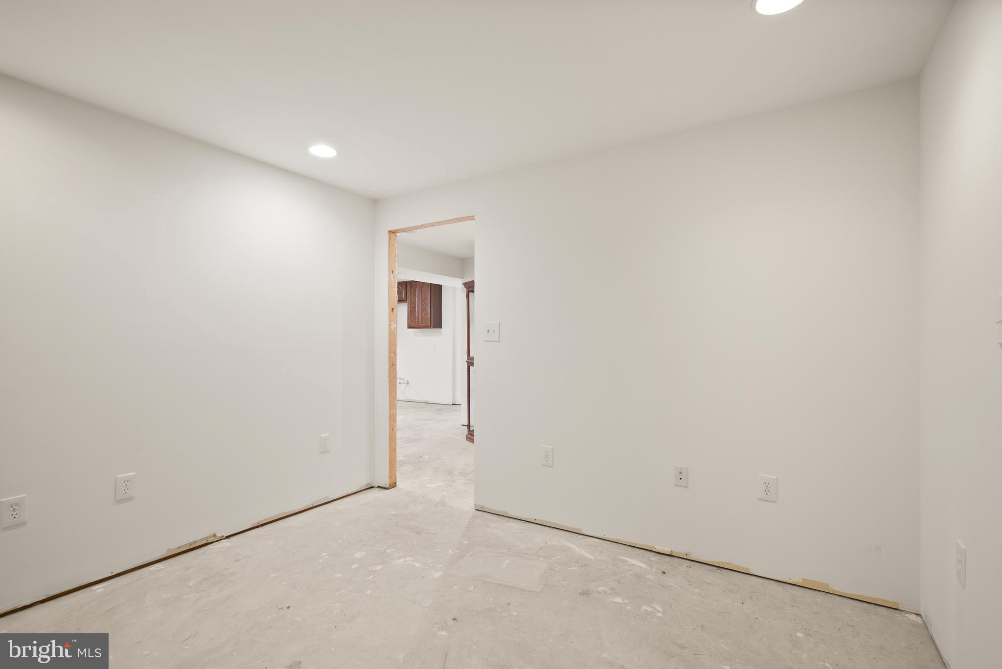 ROUND HILL - Residential