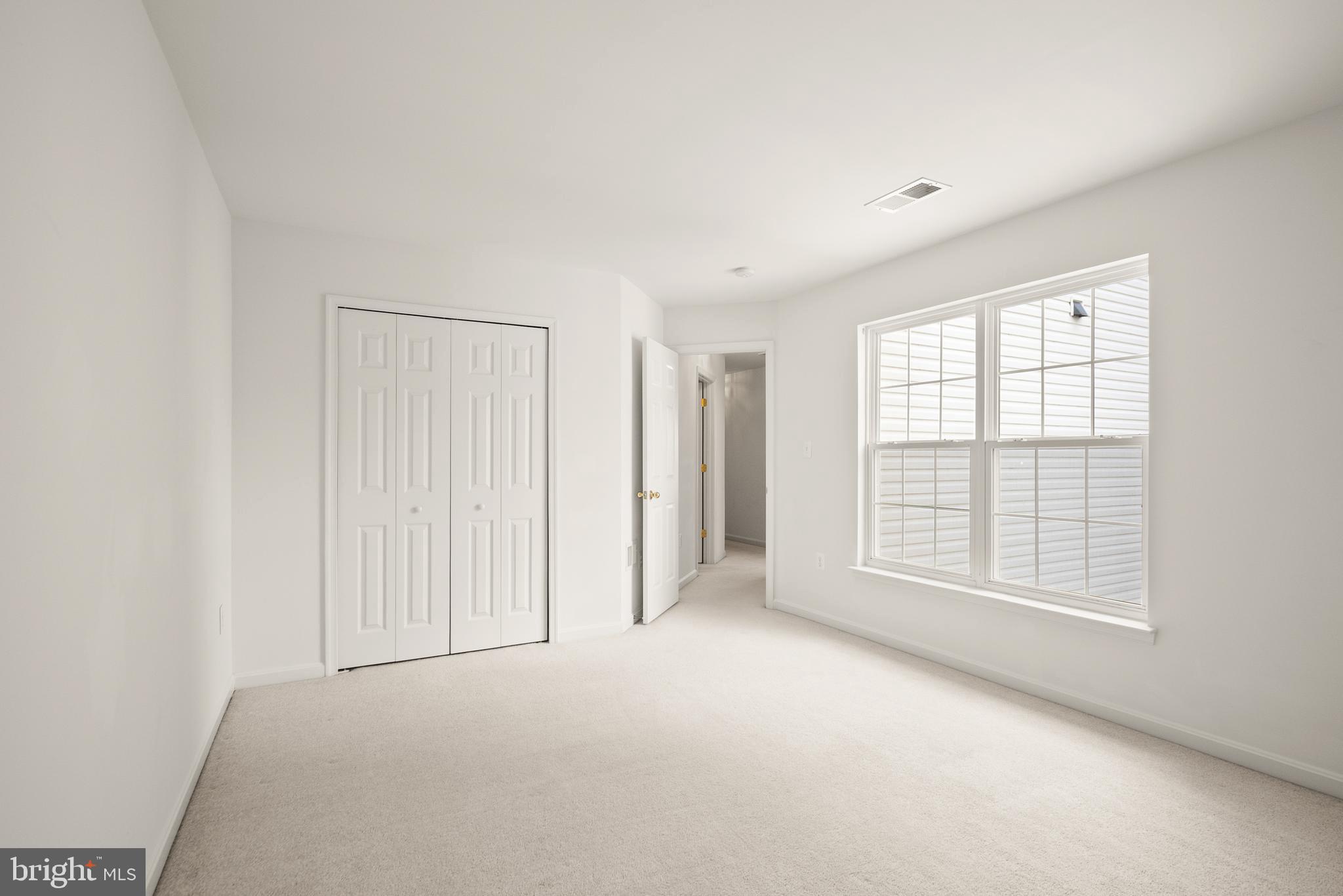 ROUND HILL - Residential