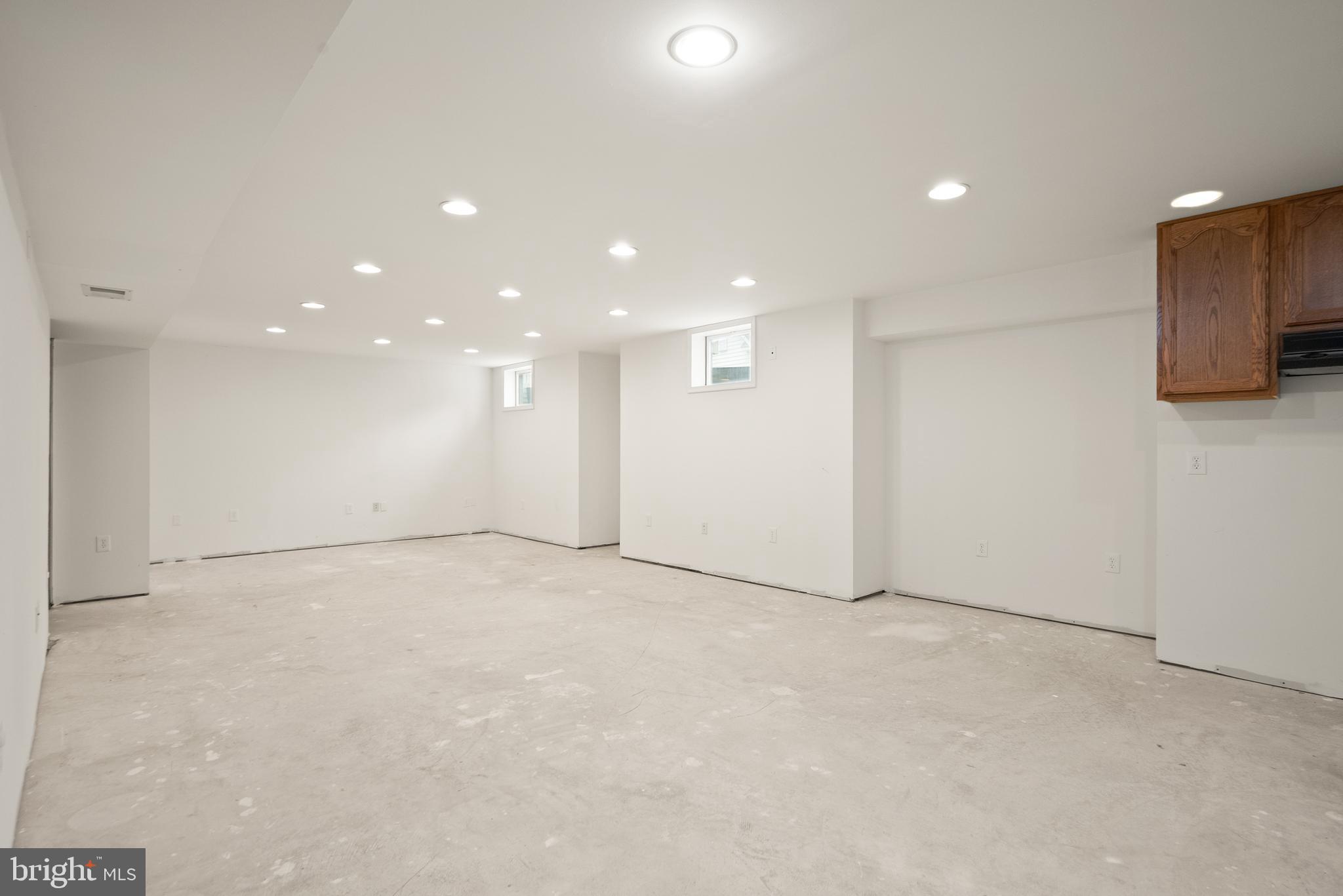 ROUND HILL - Residential