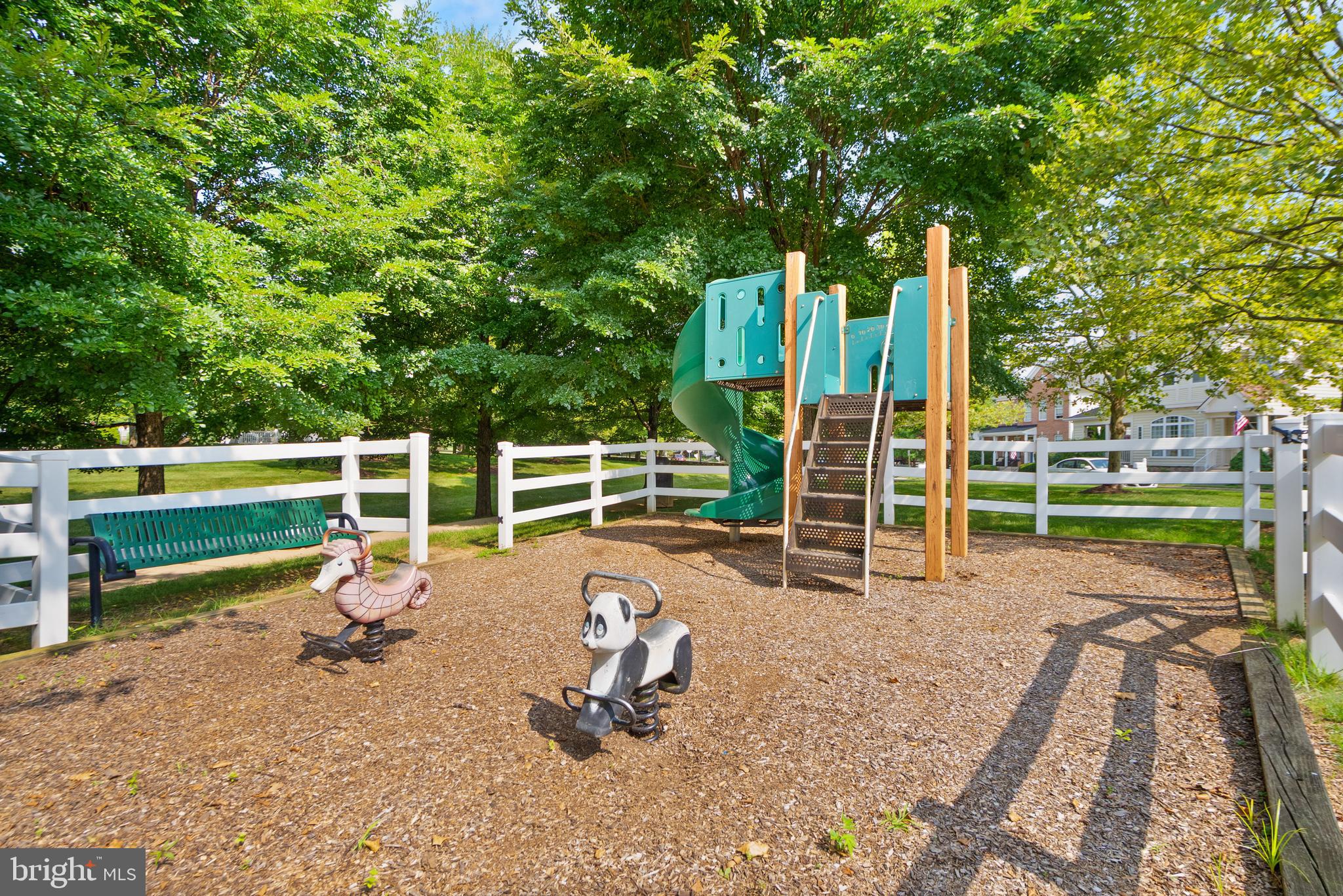 ROUND HILL - Residential