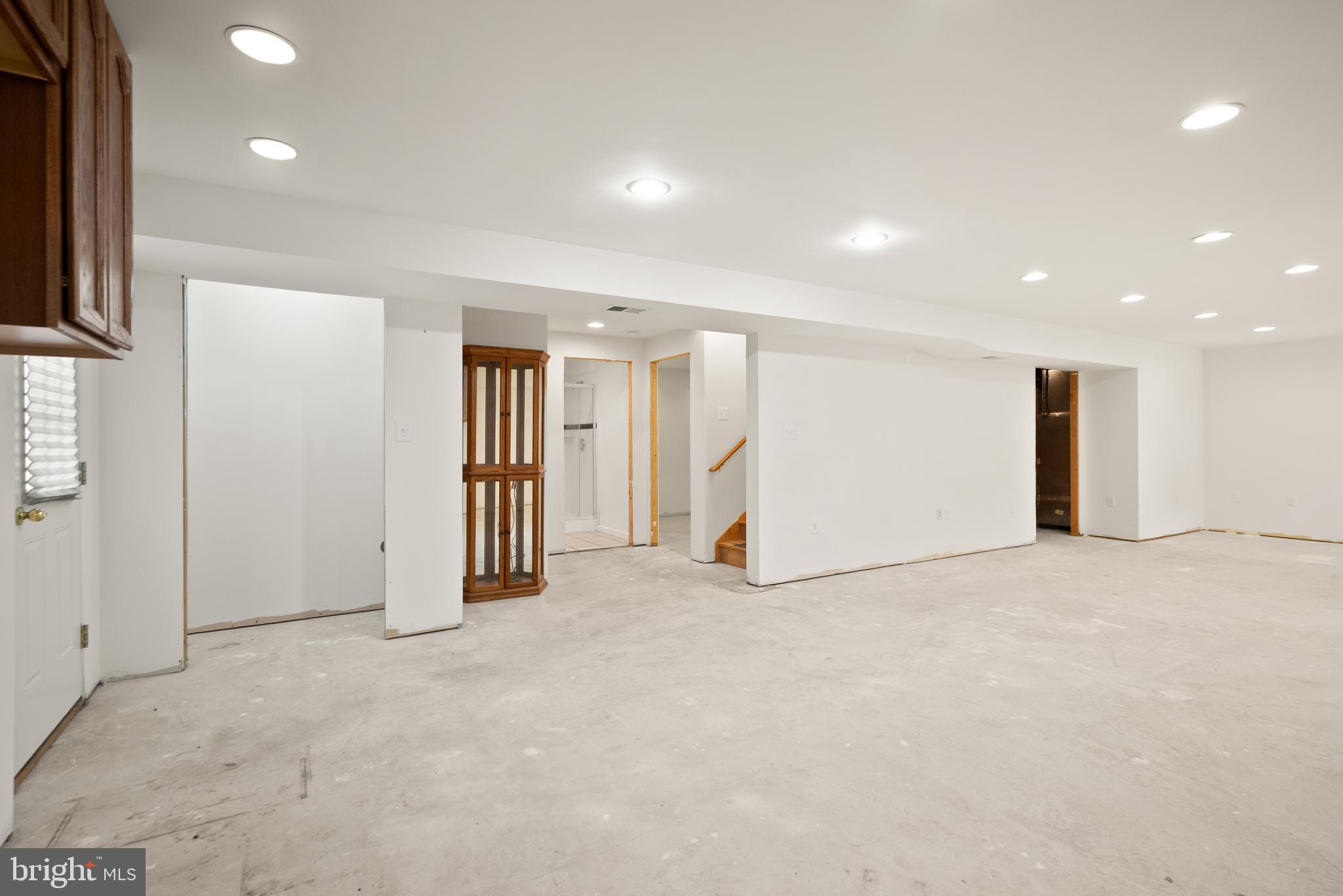 ROUND HILL - Residential