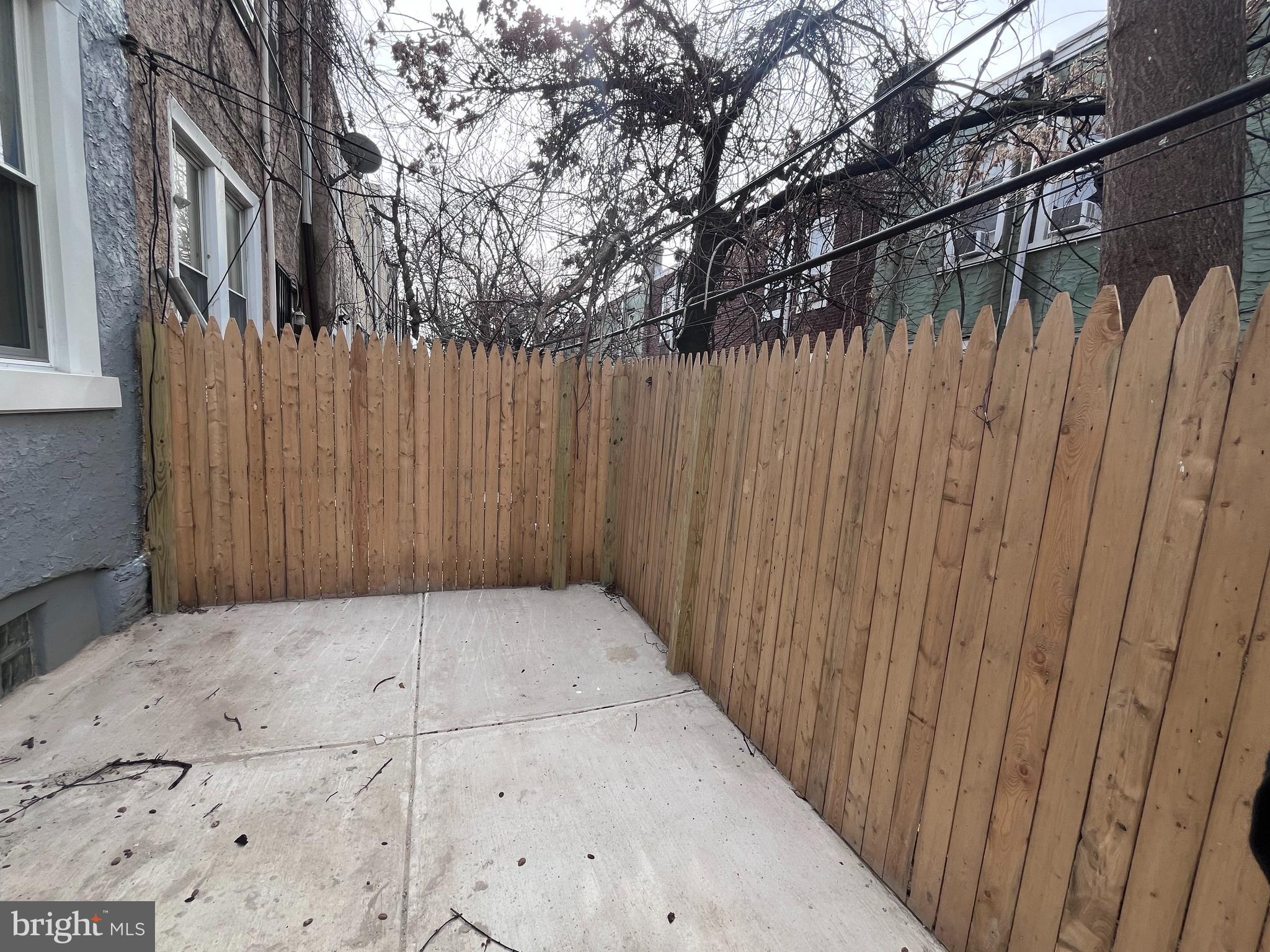 STRAWBERRY MANSION - Residential