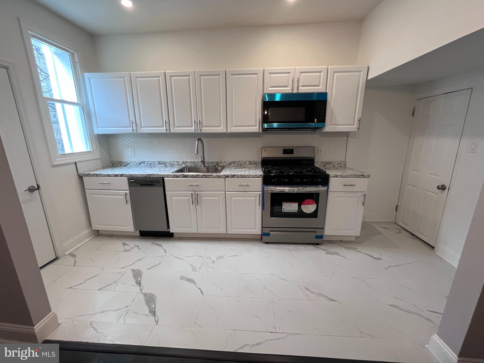 STRAWBERRY MANSION - Residential