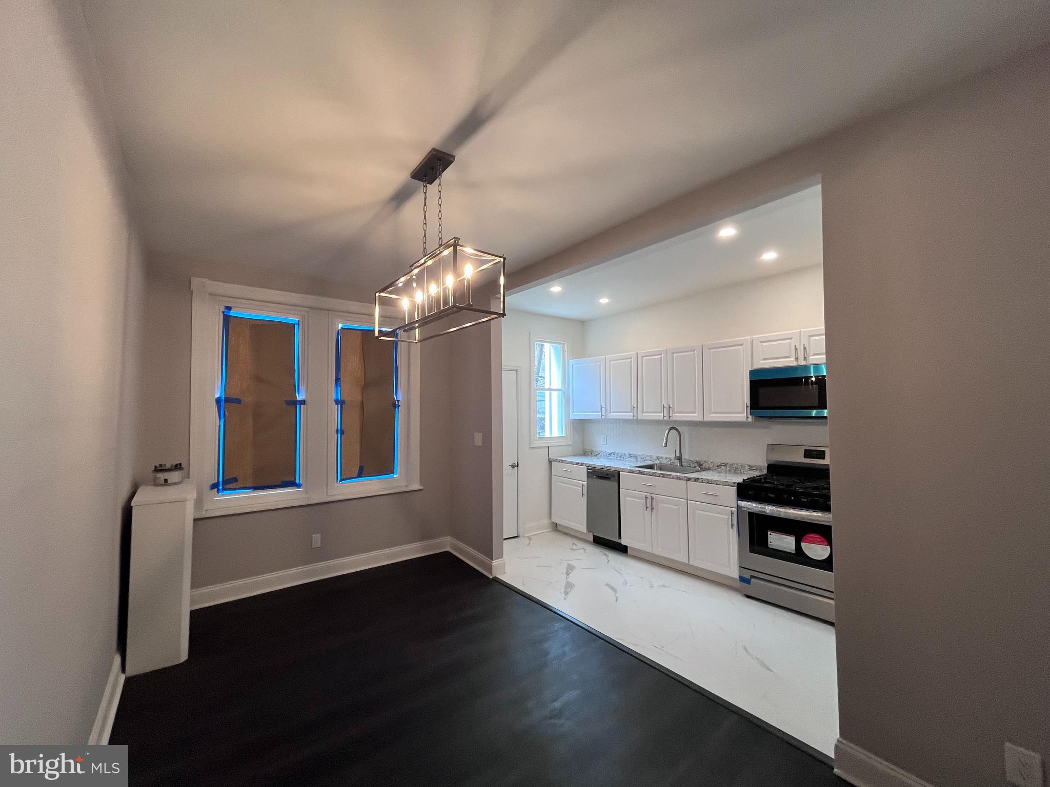 STRAWBERRY MANSION - Residential