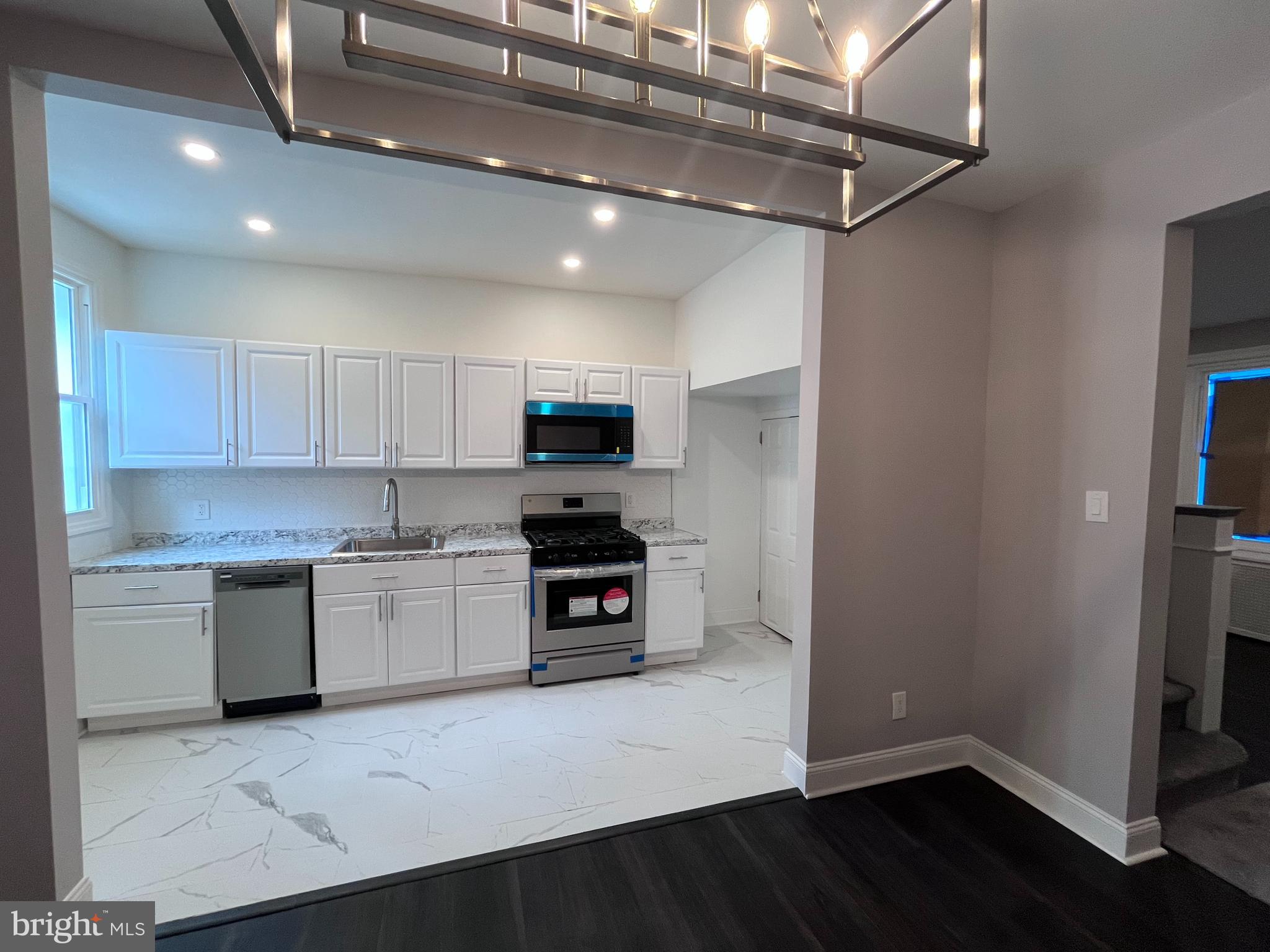 STRAWBERRY MANSION - Residential