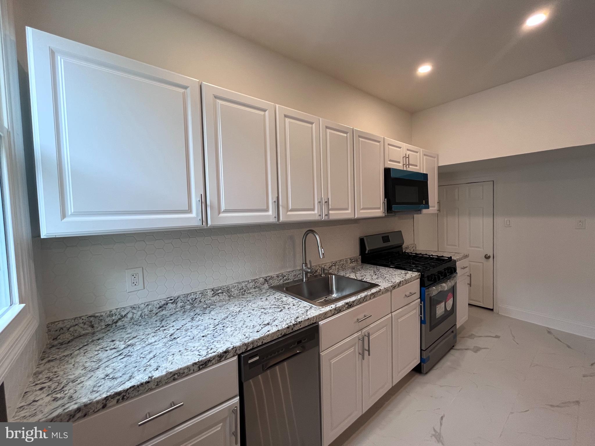 STRAWBERRY MANSION - Residential