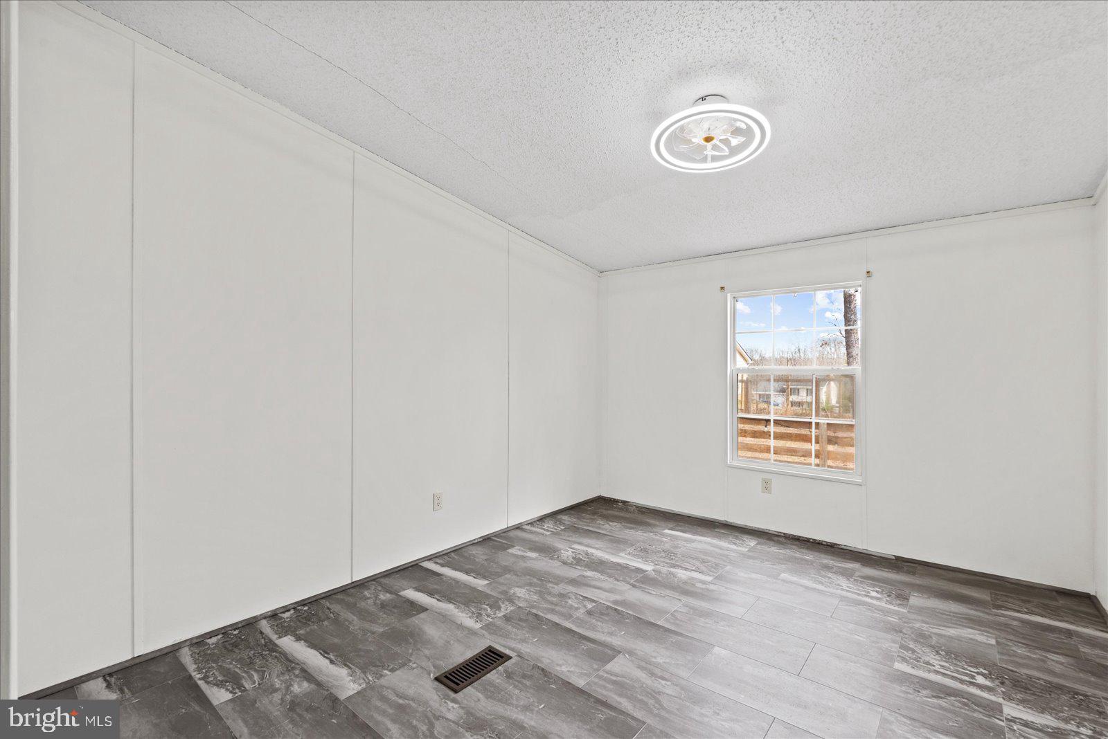 CAROLINE PINES - Residential