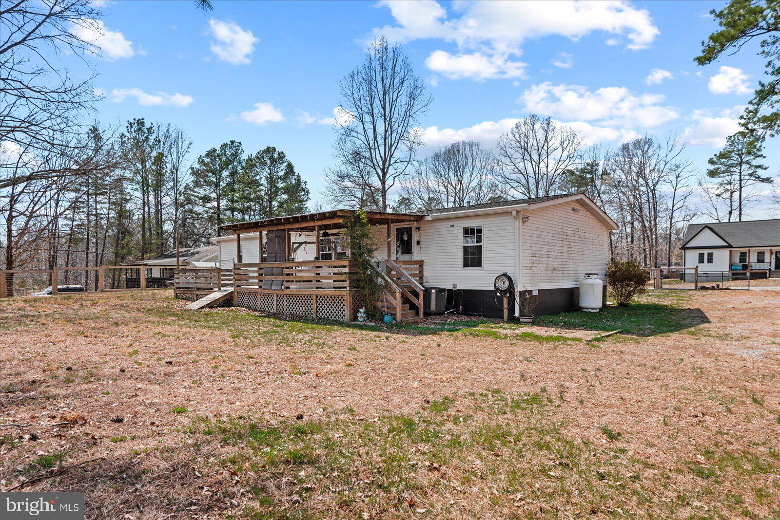CAROLINE PINES - Residential