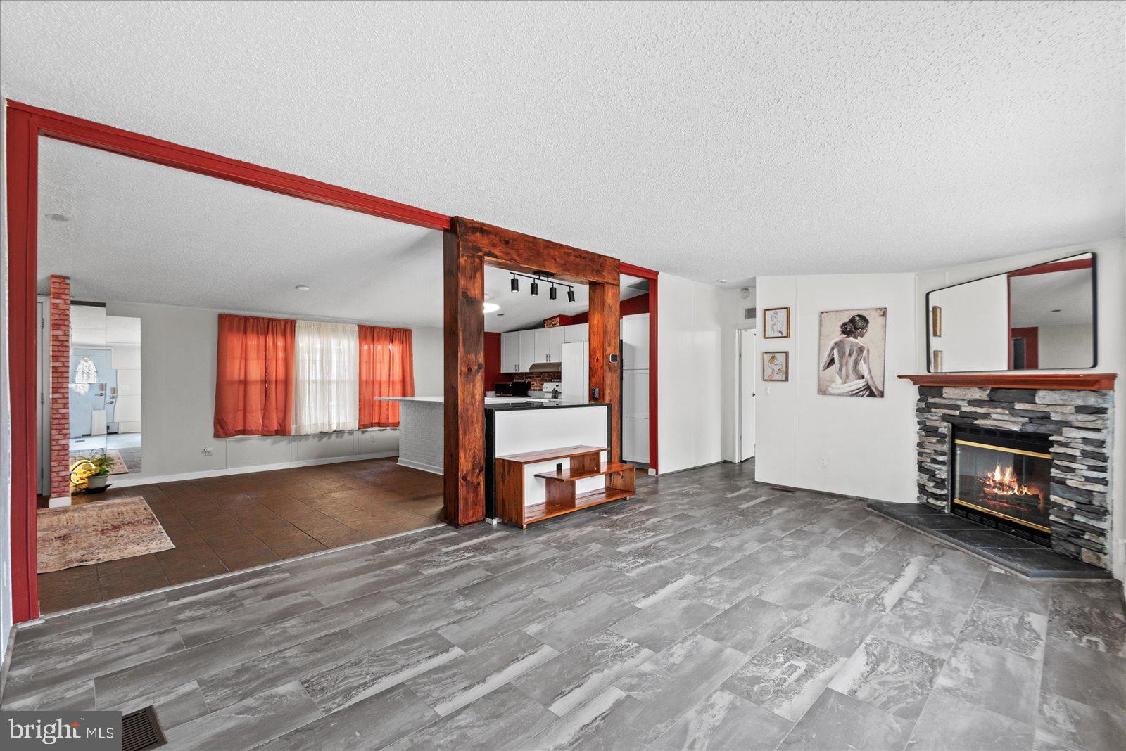 CAROLINE PINES - Residential