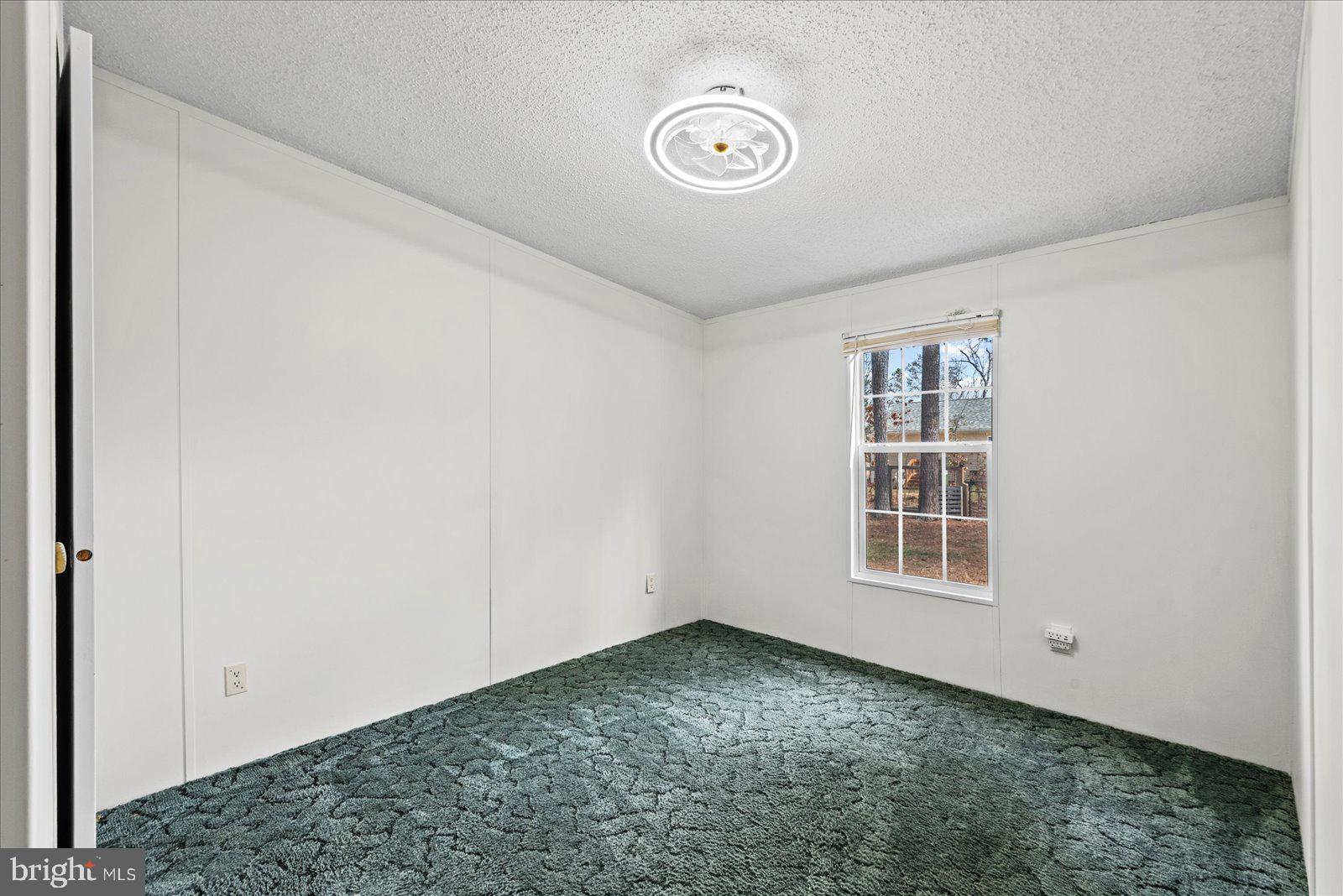 CAROLINE PINES - Residential