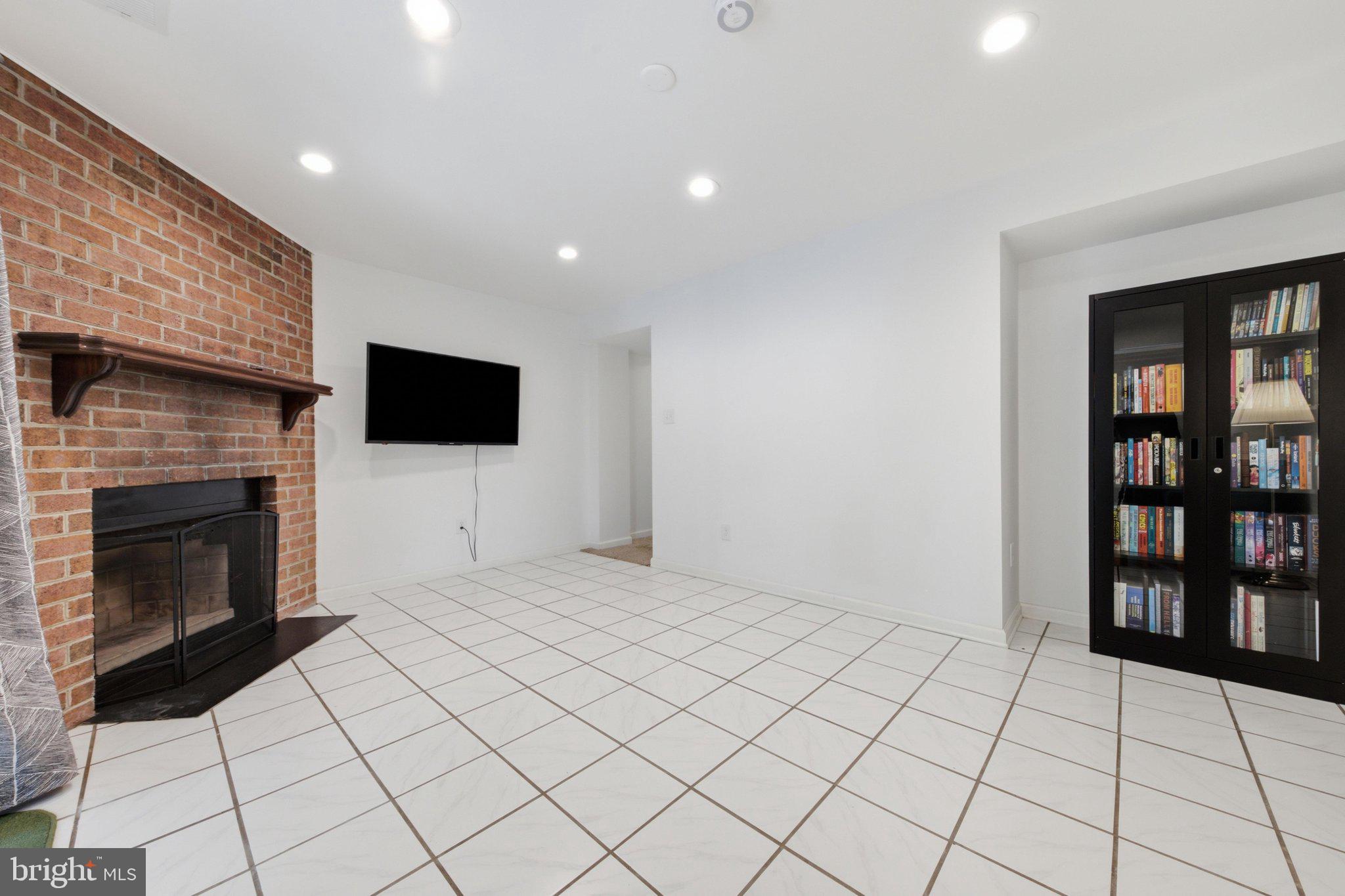 FREDERICKTOWNE VILLAGE - Residential