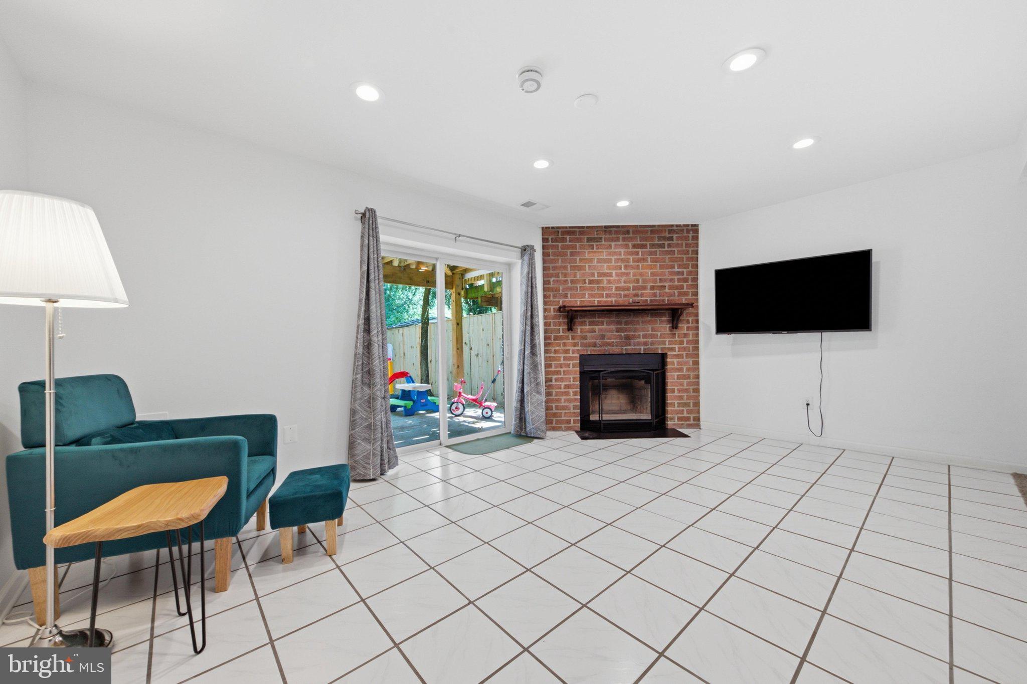 FREDERICKTOWNE VILLAGE - Residential