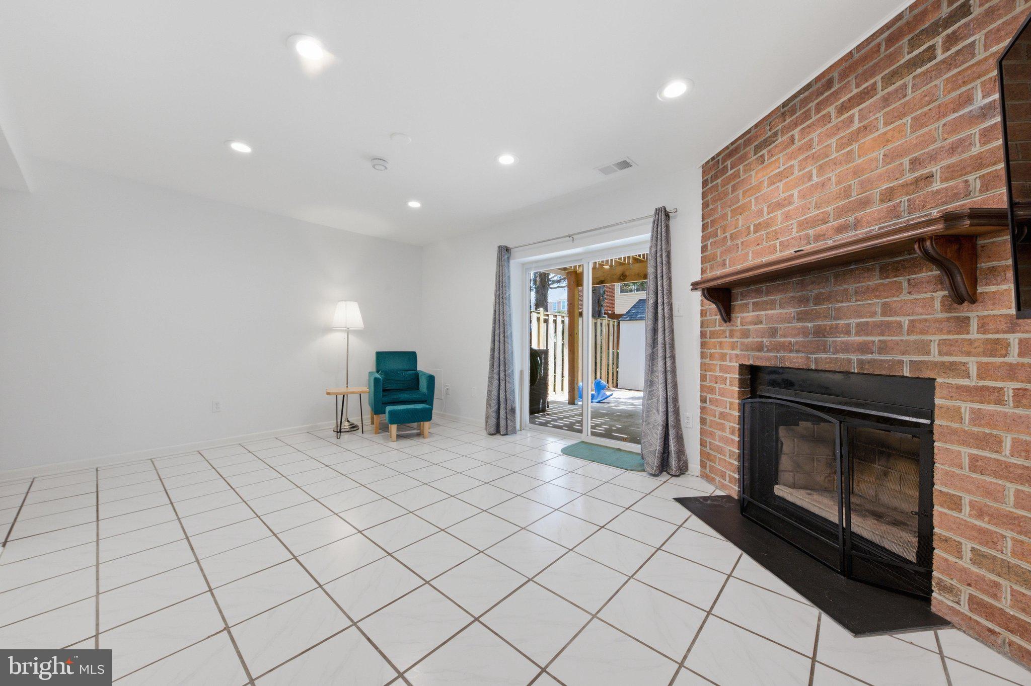 FREDERICKTOWNE VILLAGE - Residential
