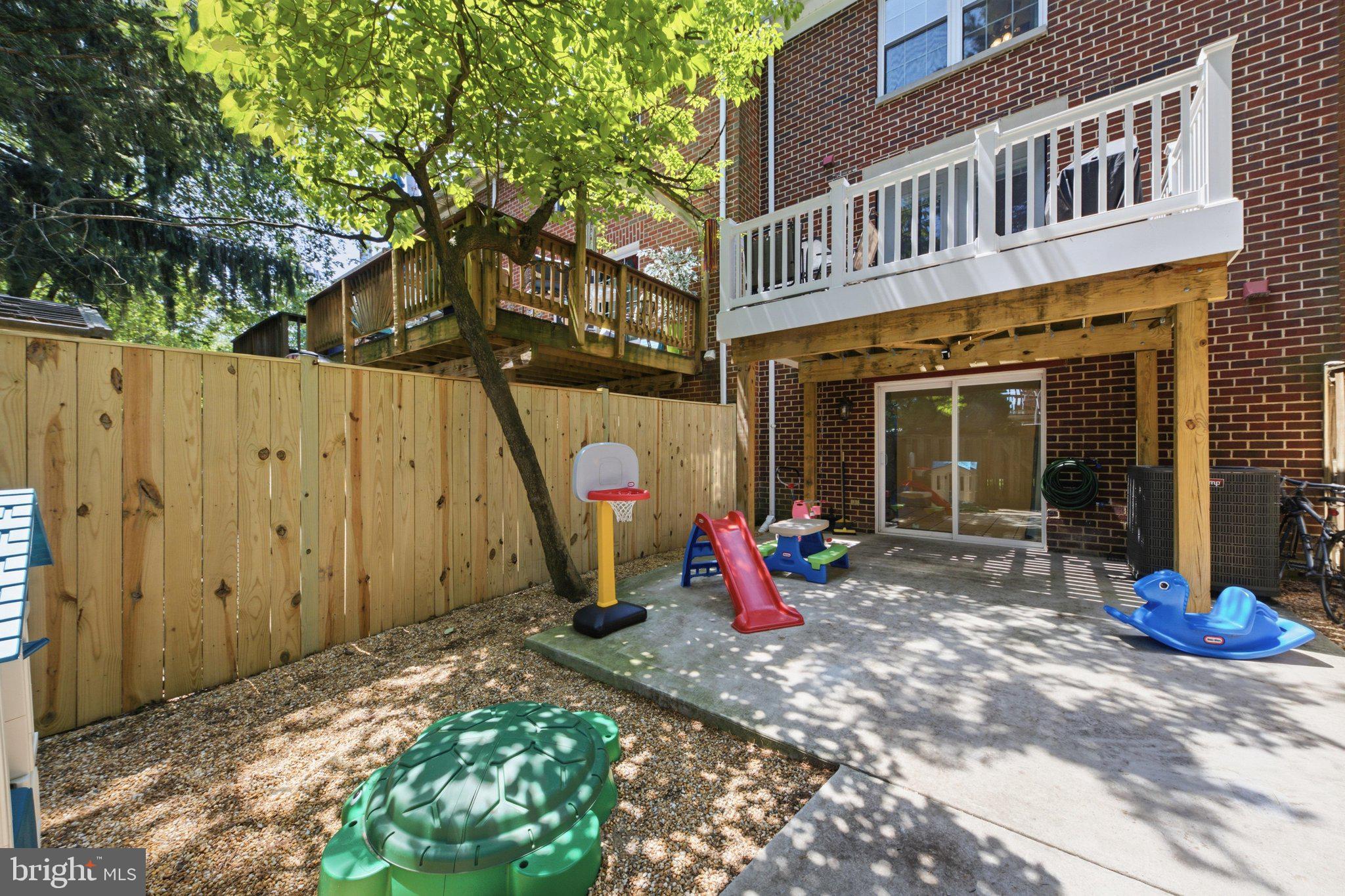 FREDERICKTOWNE VILLAGE - Residential