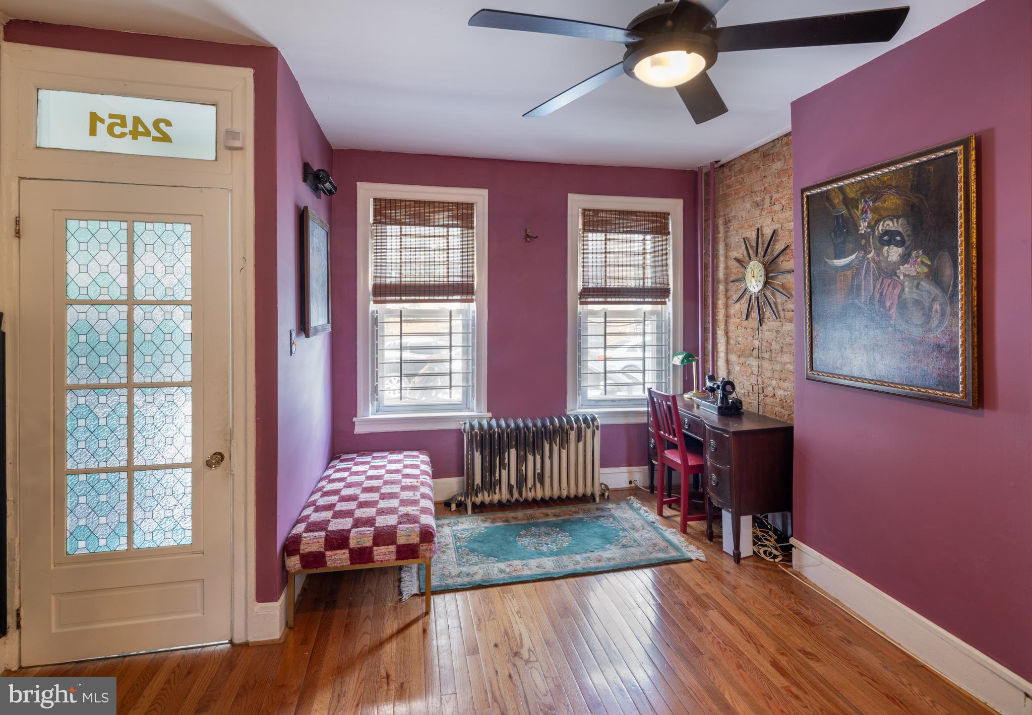 EAST KENSINGTON - Residential