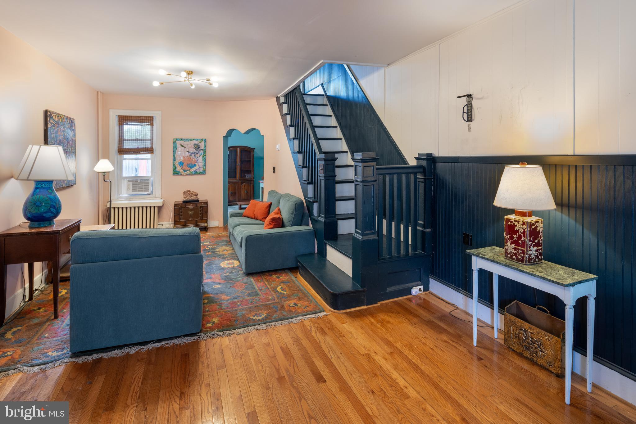EAST KENSINGTON - Residential