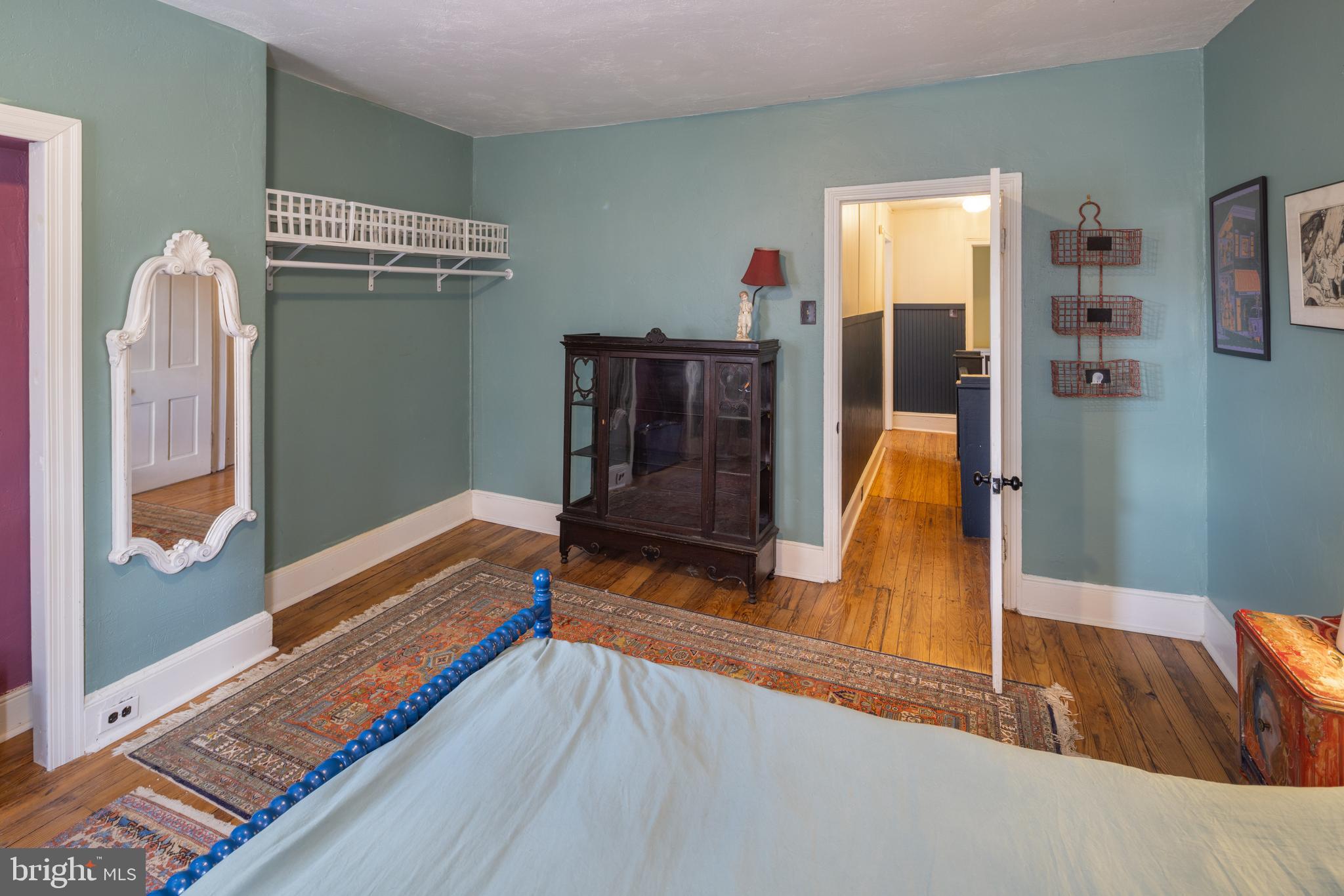EAST KENSINGTON - Residential