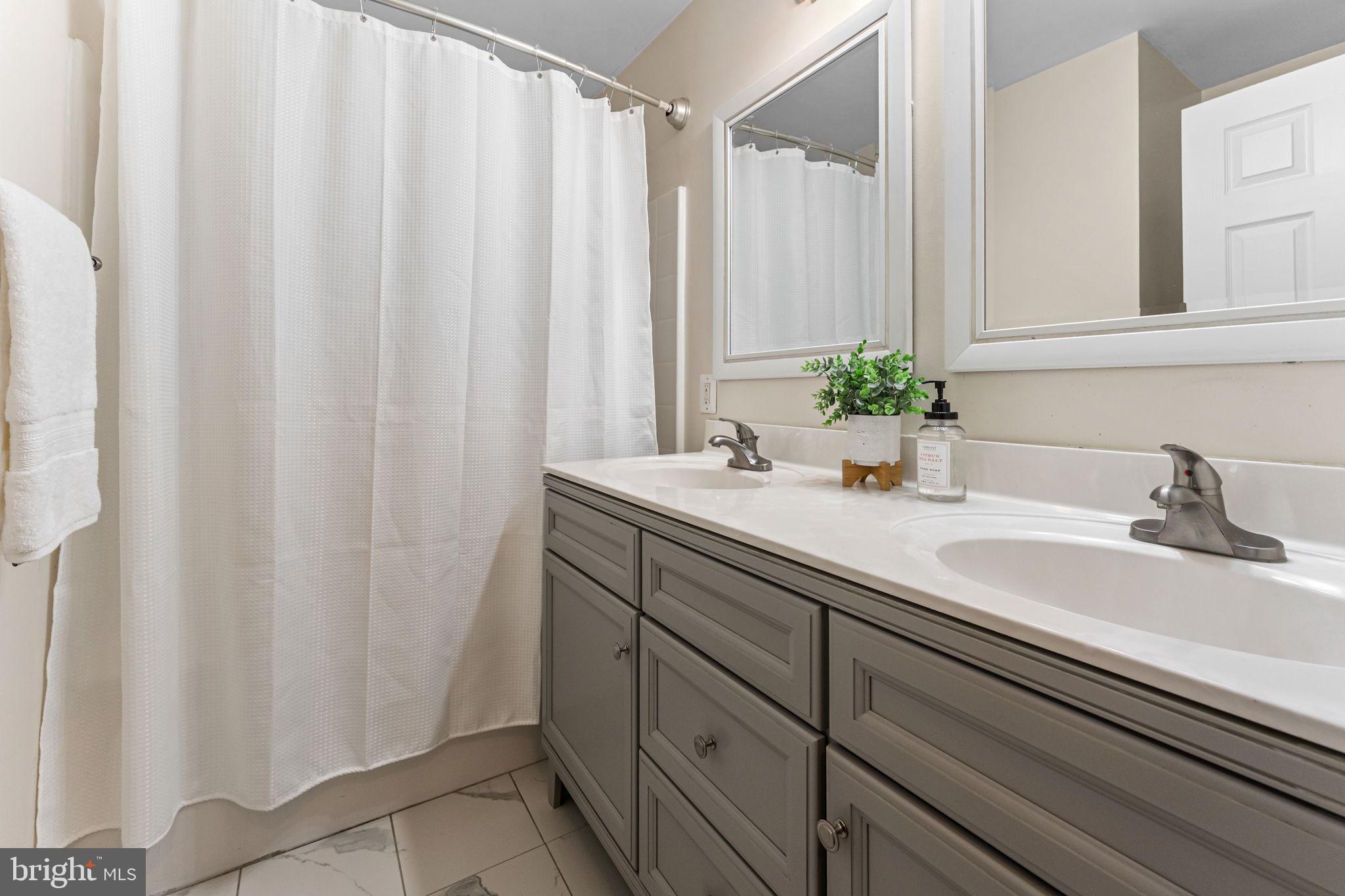 HUNTERS RIDGE - Residential