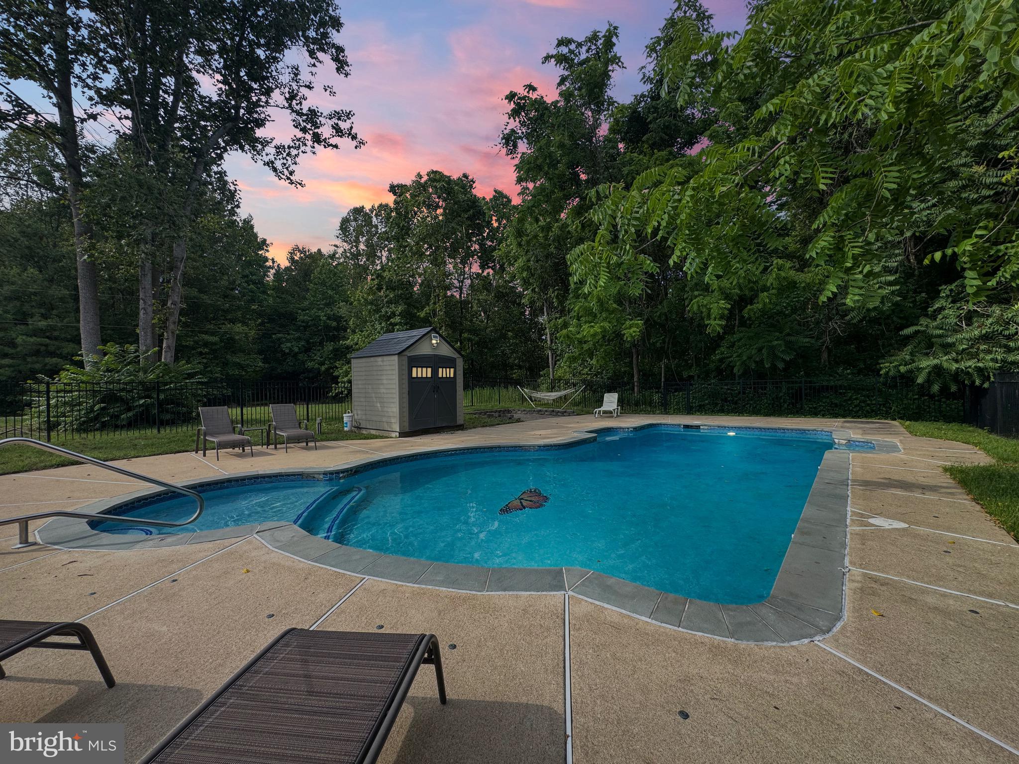 HUNTERS RIDGE - Residential