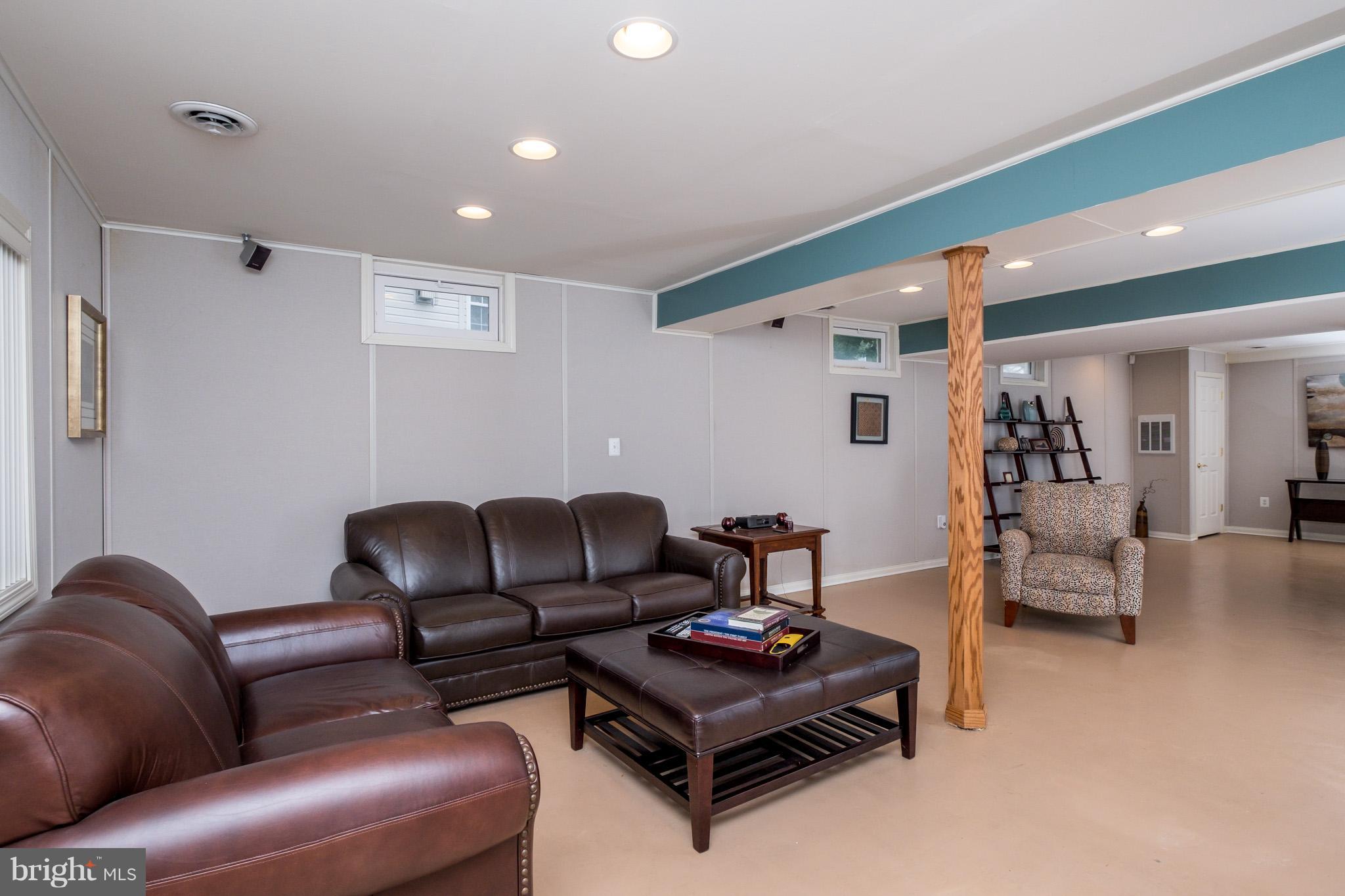 FOX CHASE - Residential