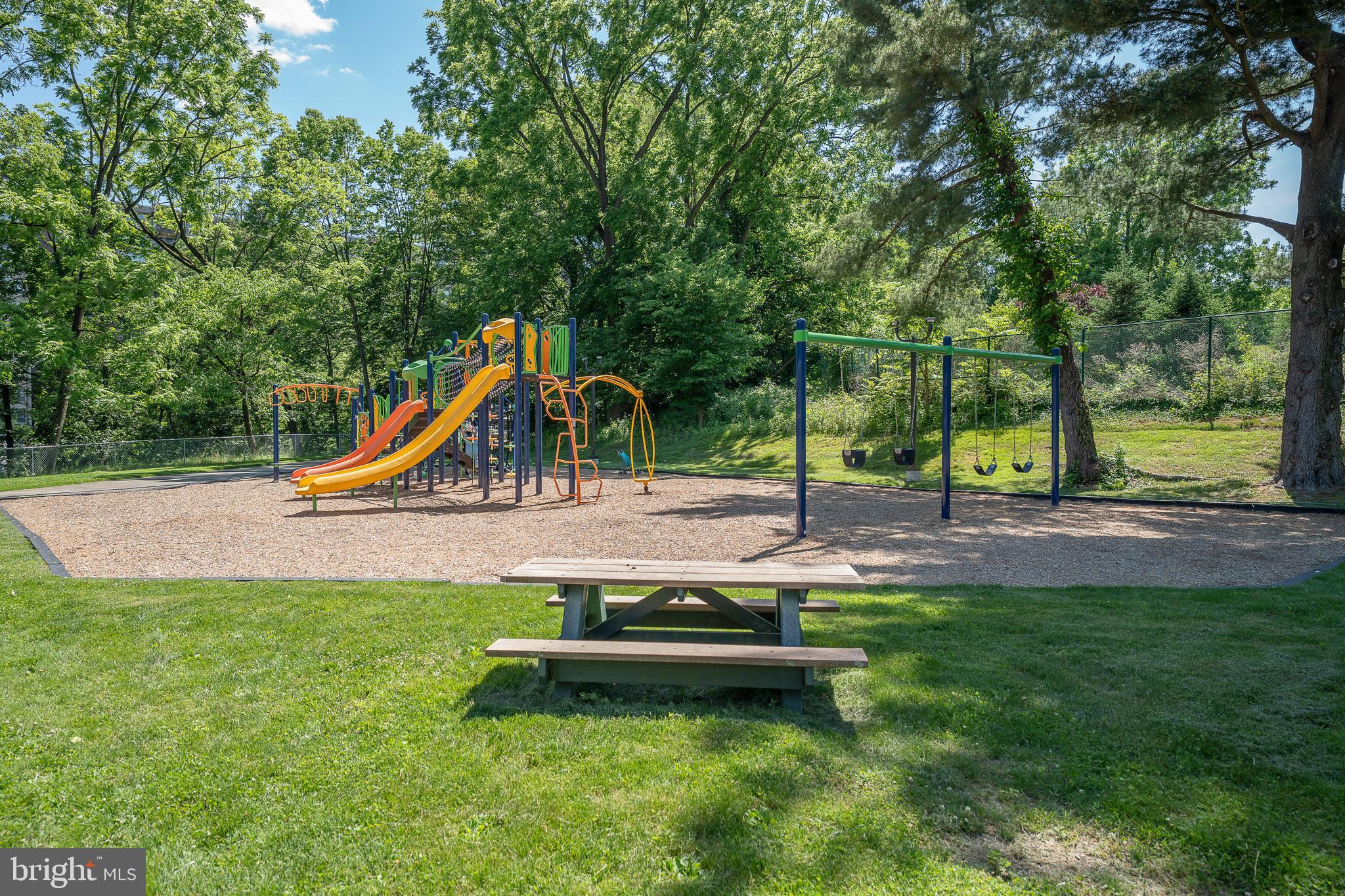 GREEN HILL - Residential