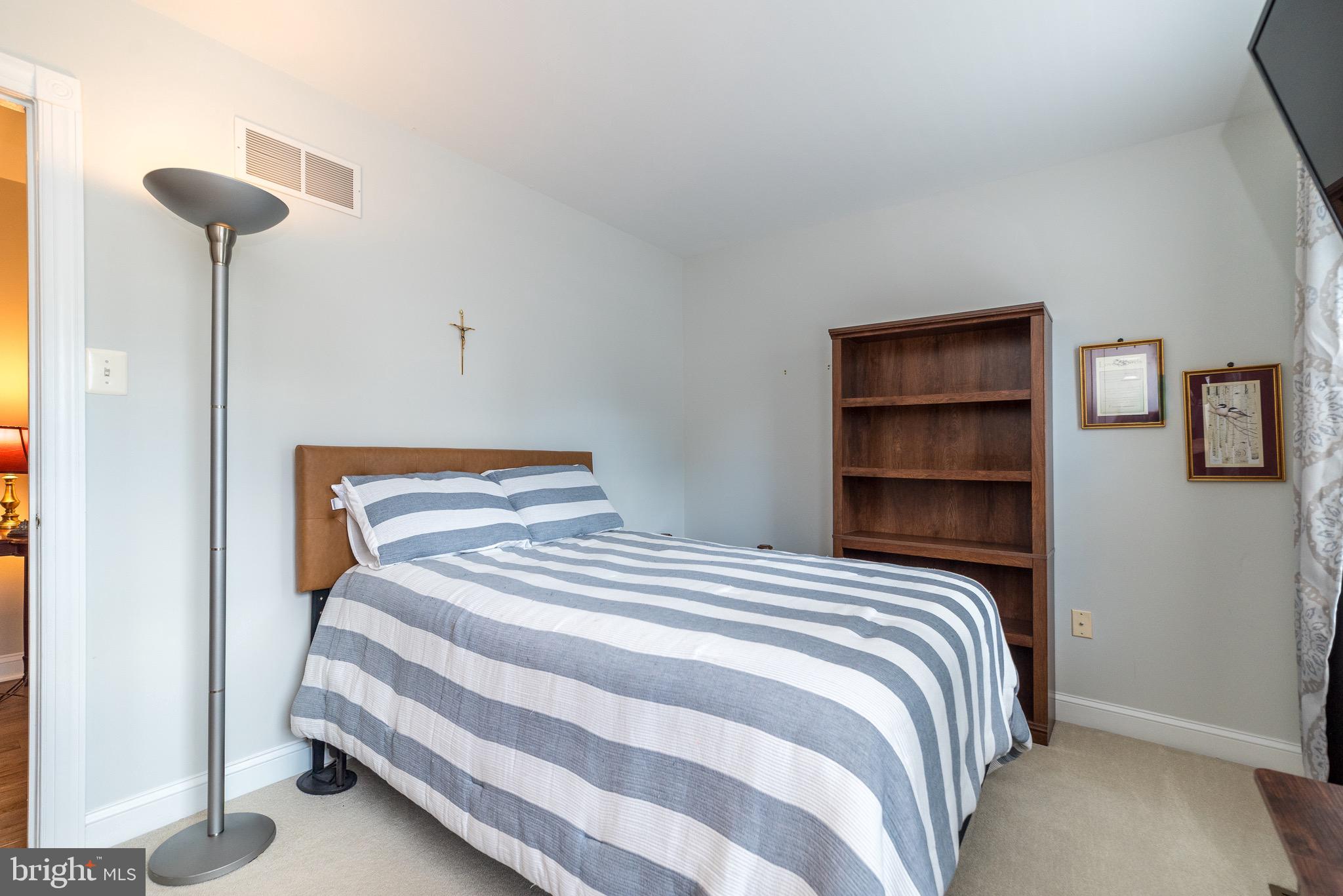 GLENWOOD PARK VILL - Residential