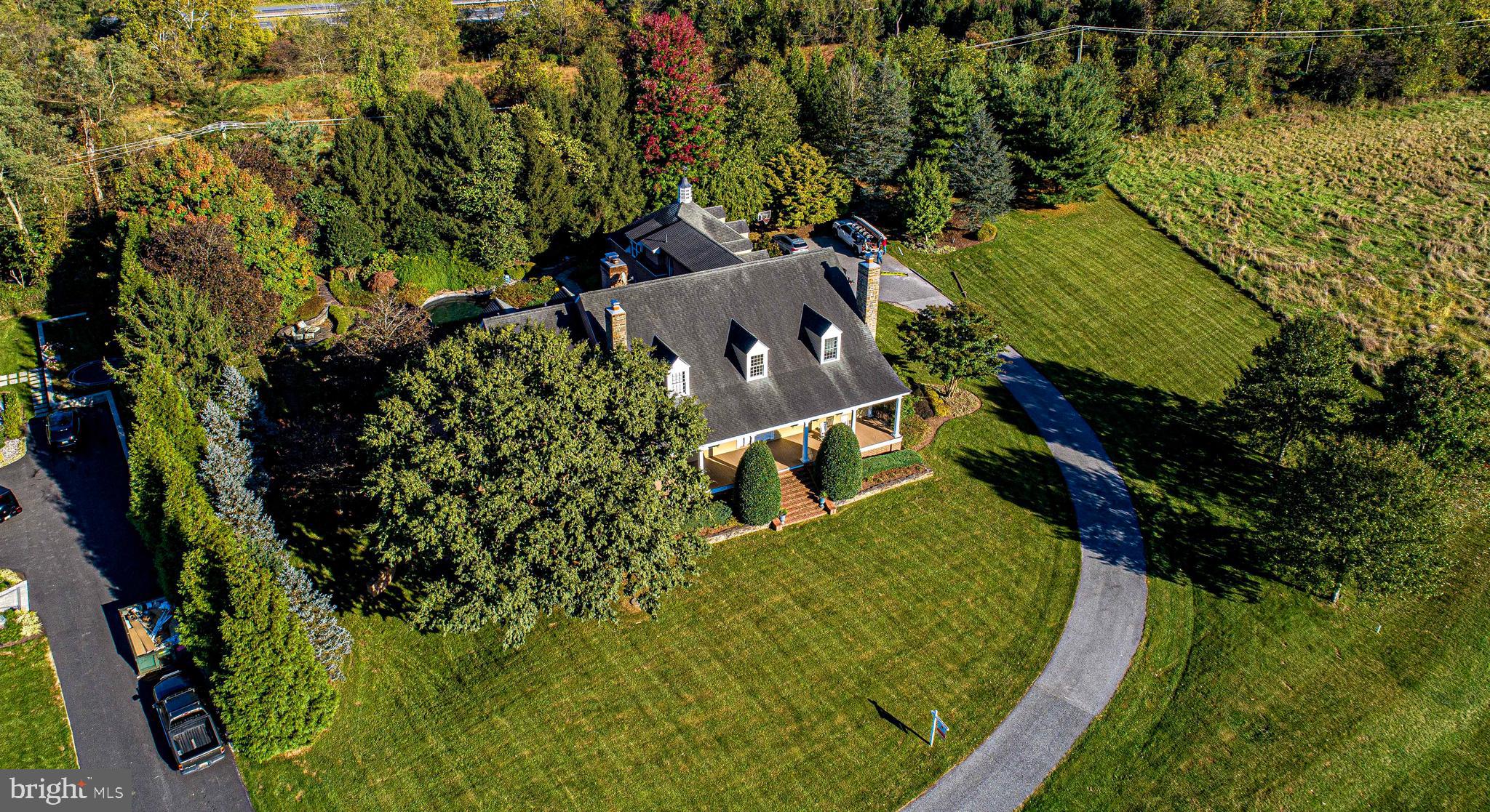 HAYFIELDS MANOR - Residential