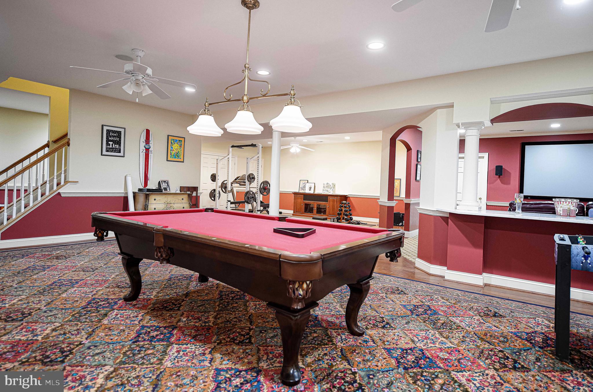HAYFIELDS MANOR - Residential