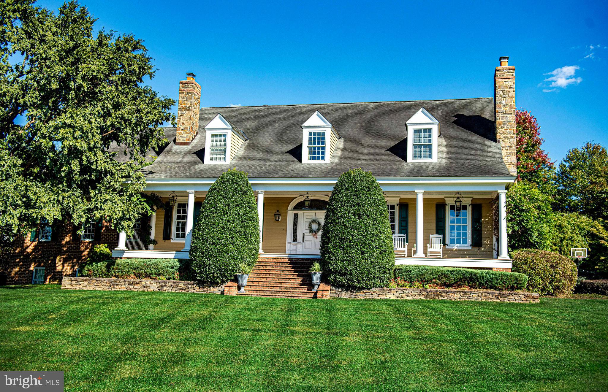 HAYFIELDS MANOR - Residential